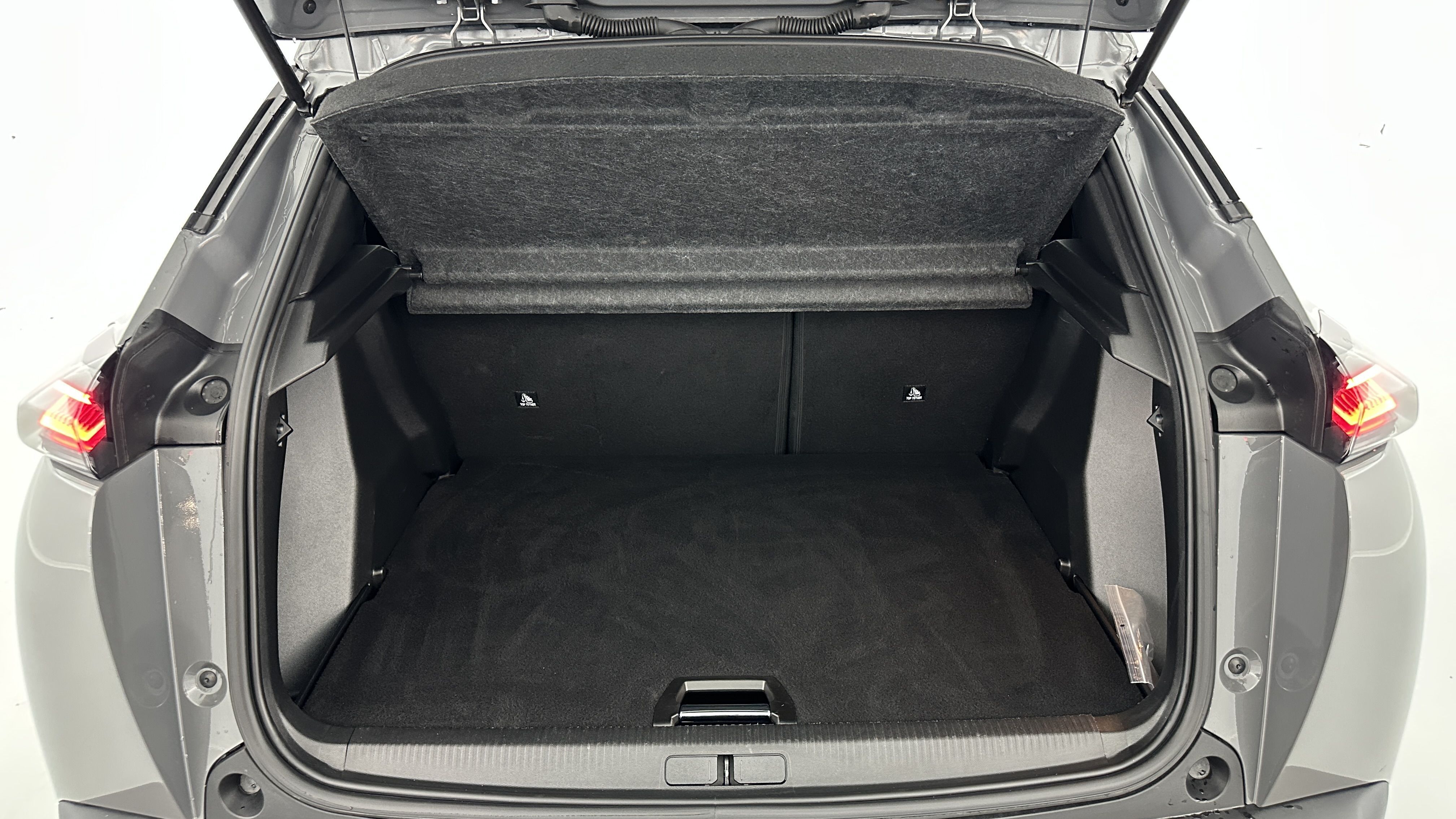 Peugeot 2008 - Image 10