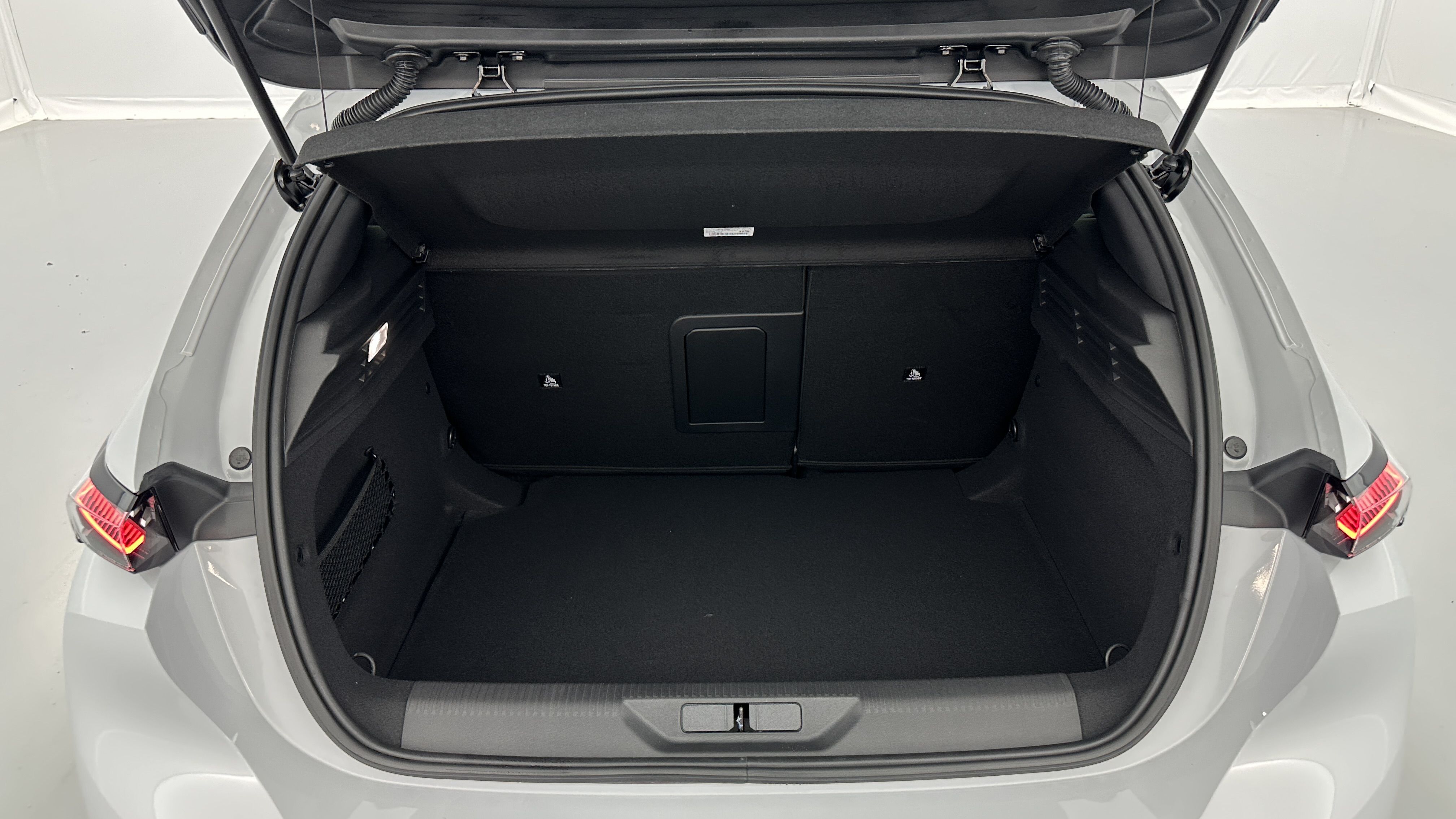 Peugeot 308 - Image 10