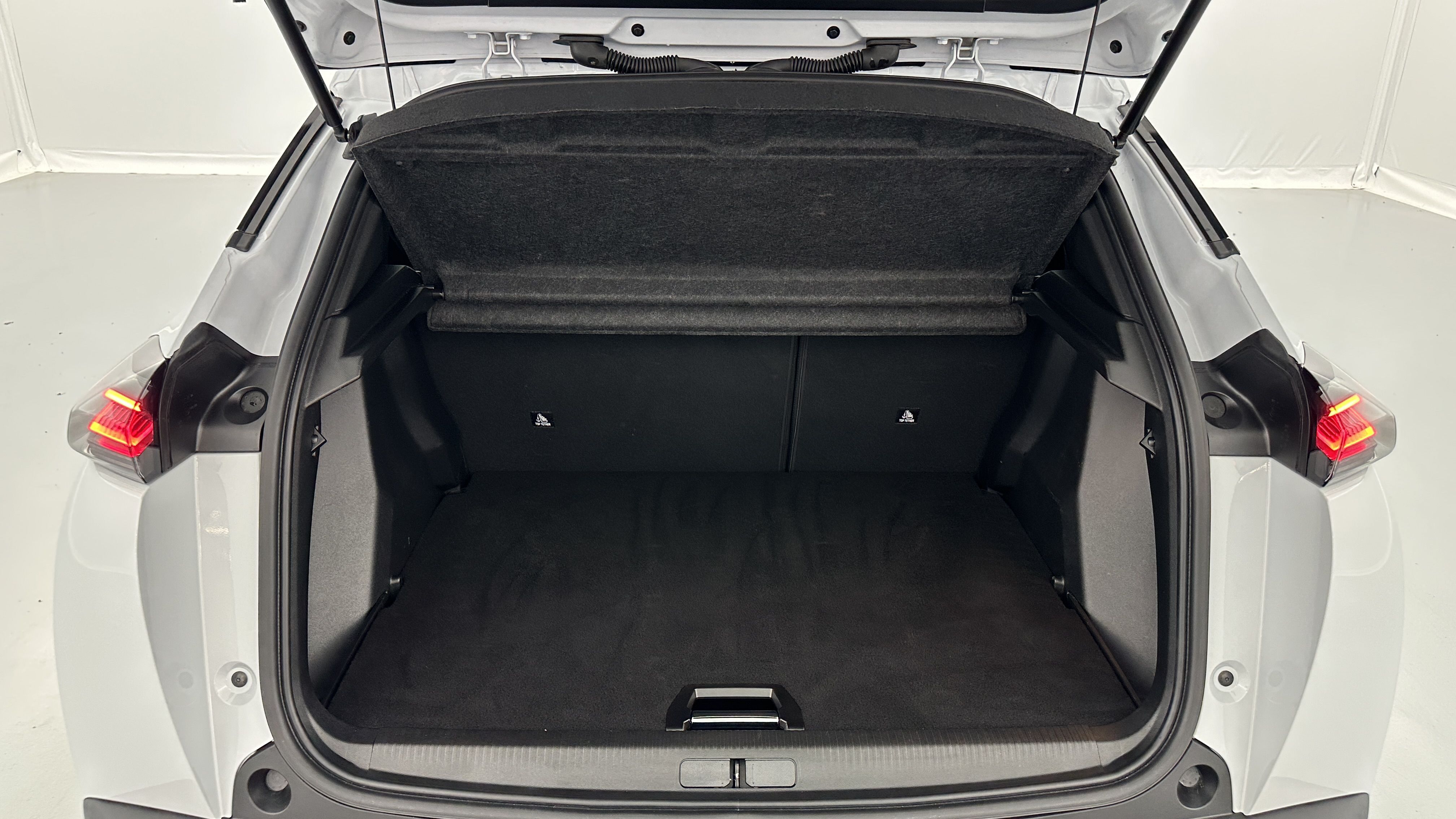 Peugeot 2008 - Image 10