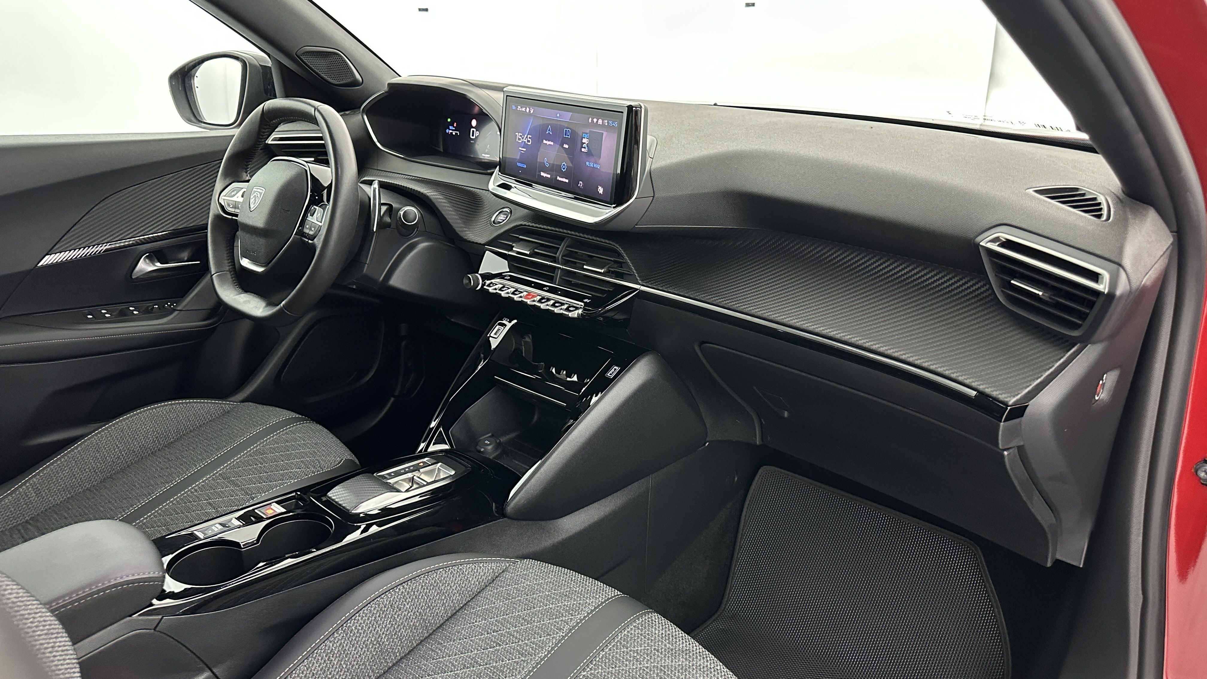 Peugeot 2008 - Image 8