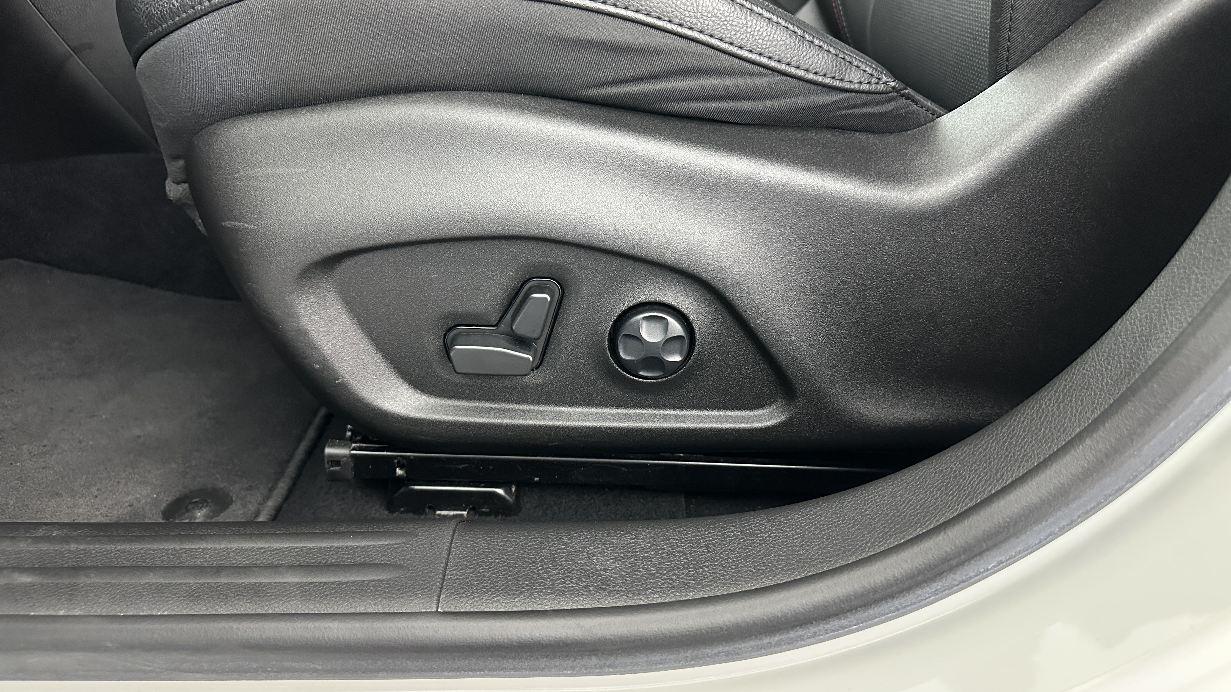 Jeep Compass - Image 23