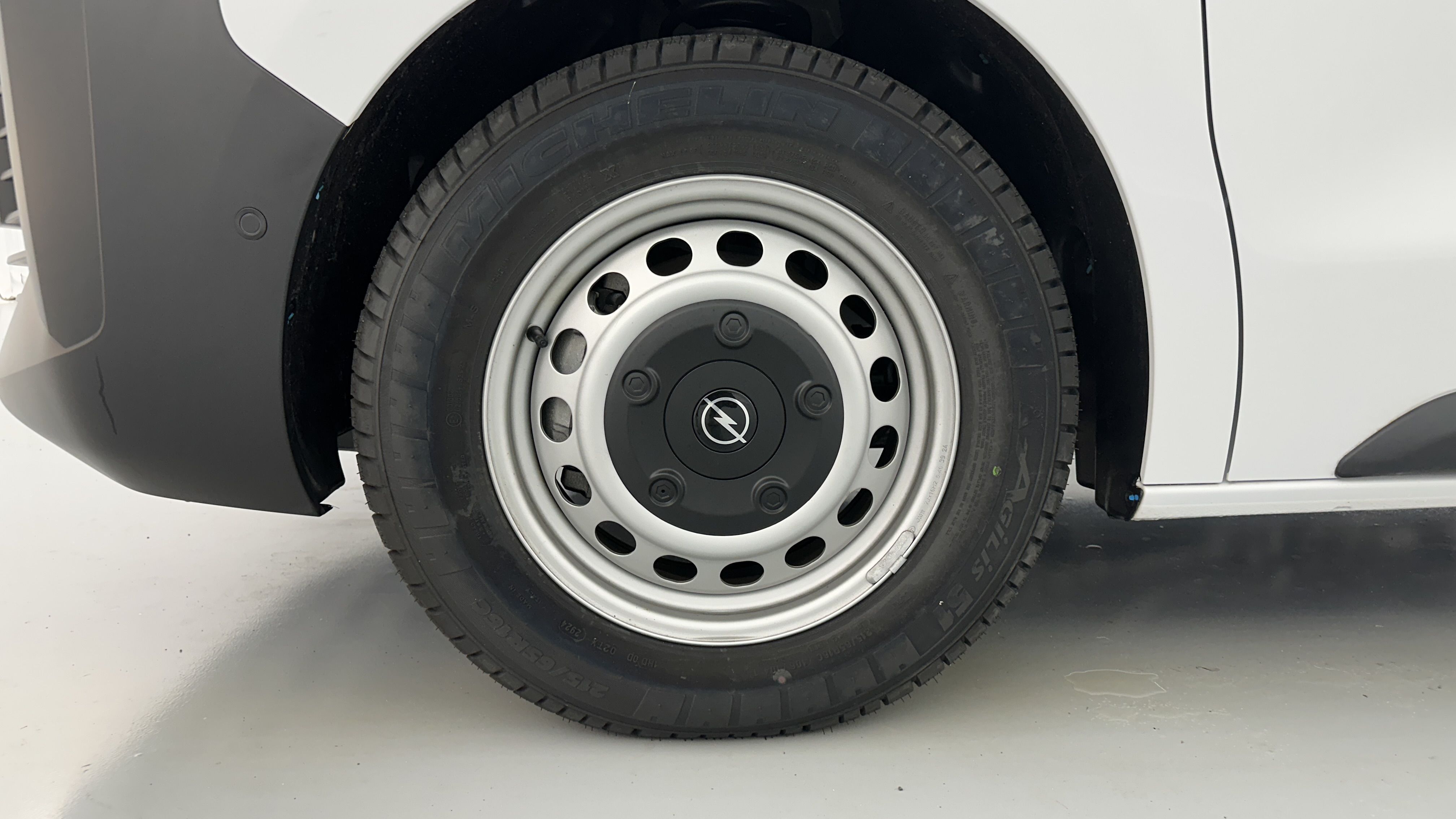 Opel Vivaro Fourgon - Image 16