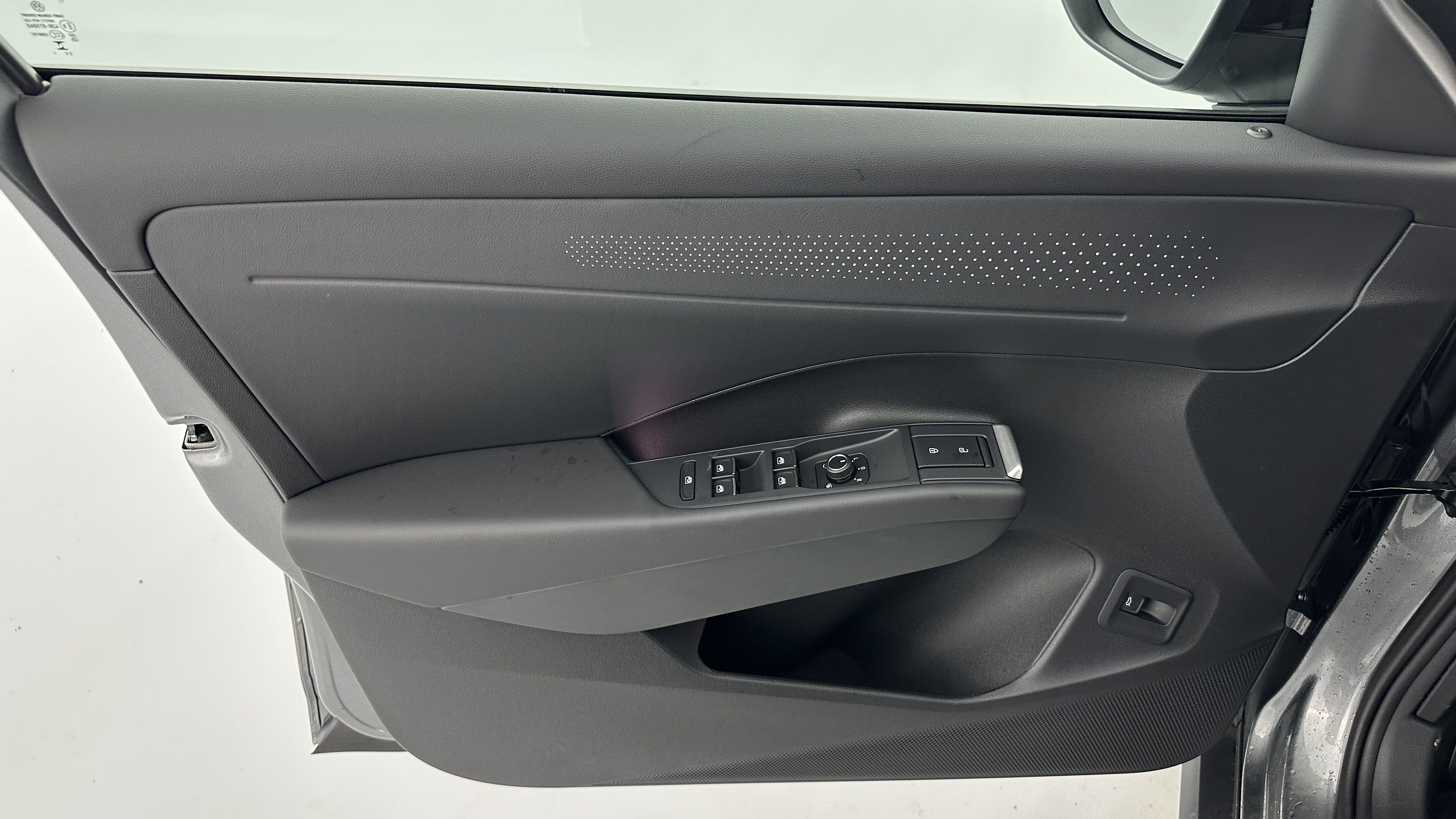 Volkswagen T-Roc - Image 13