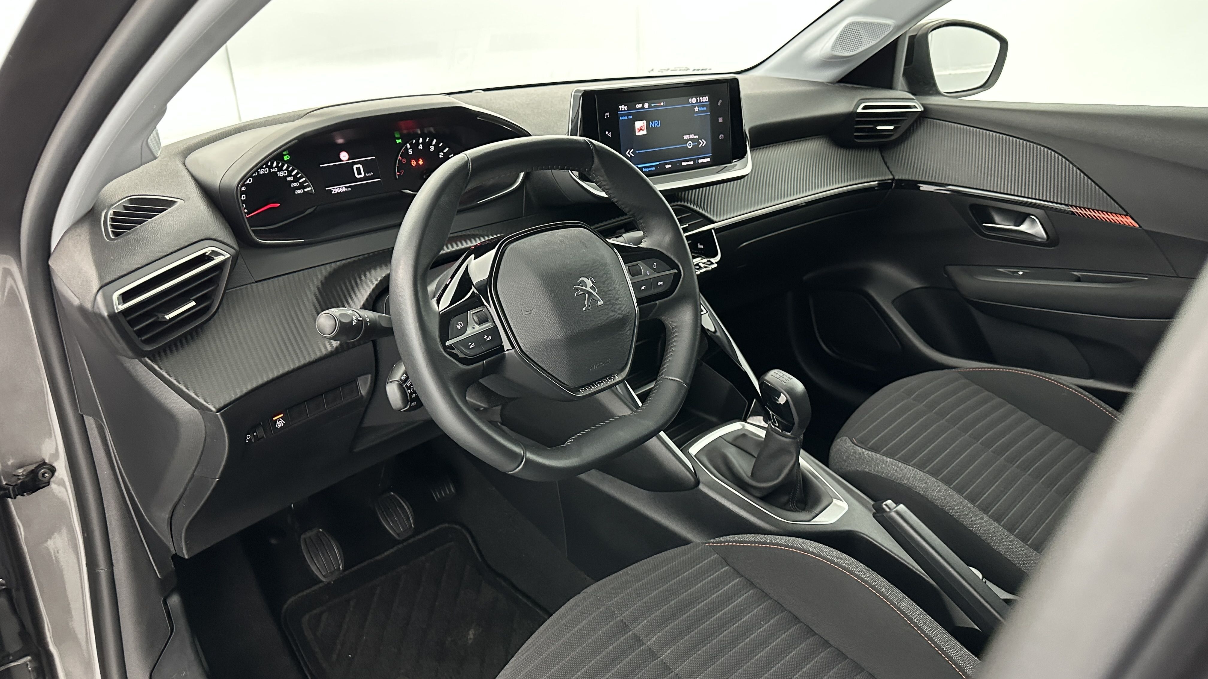 Peugeot 208 - Image 6