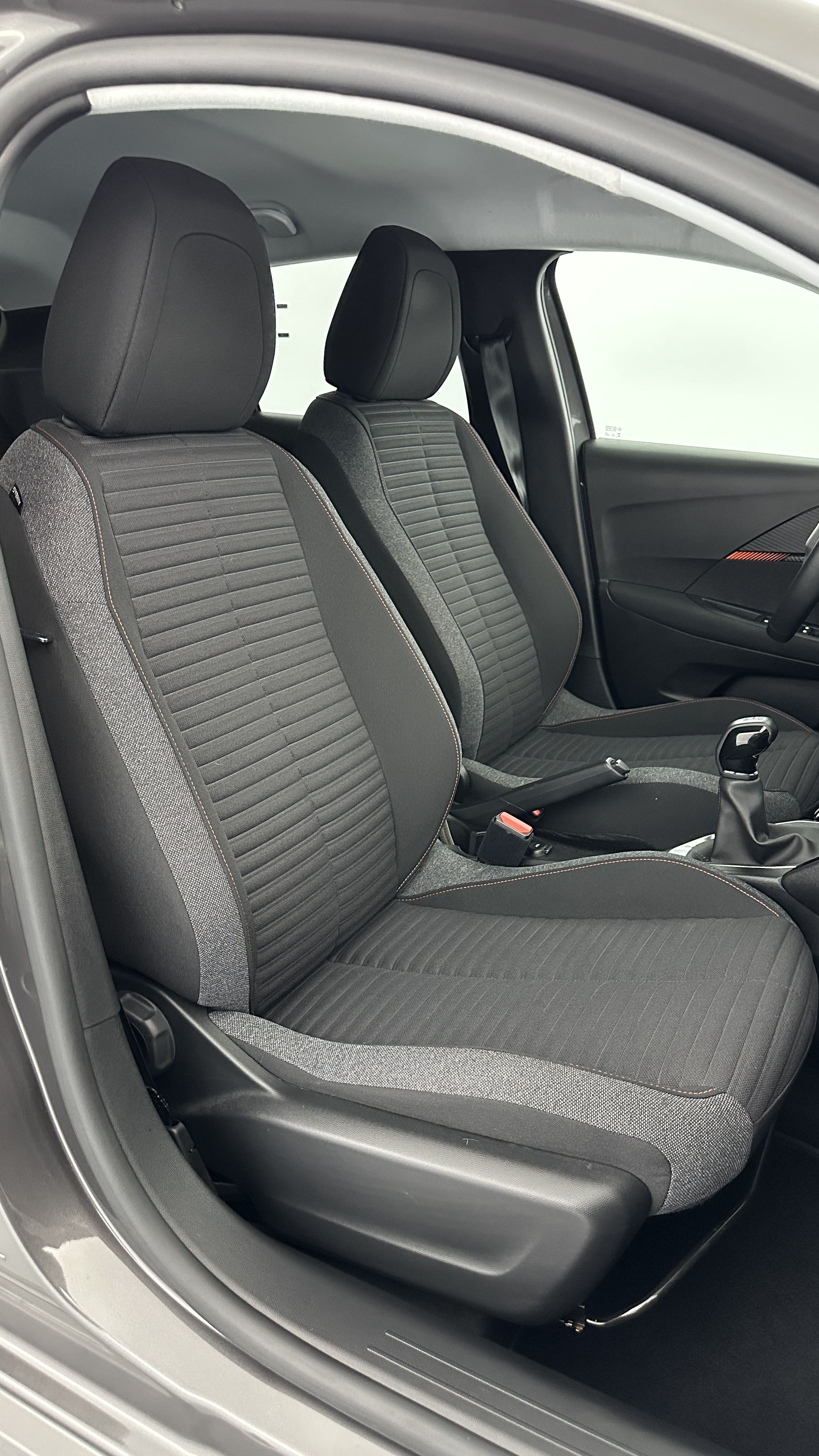 Peugeot 208 - Image 16