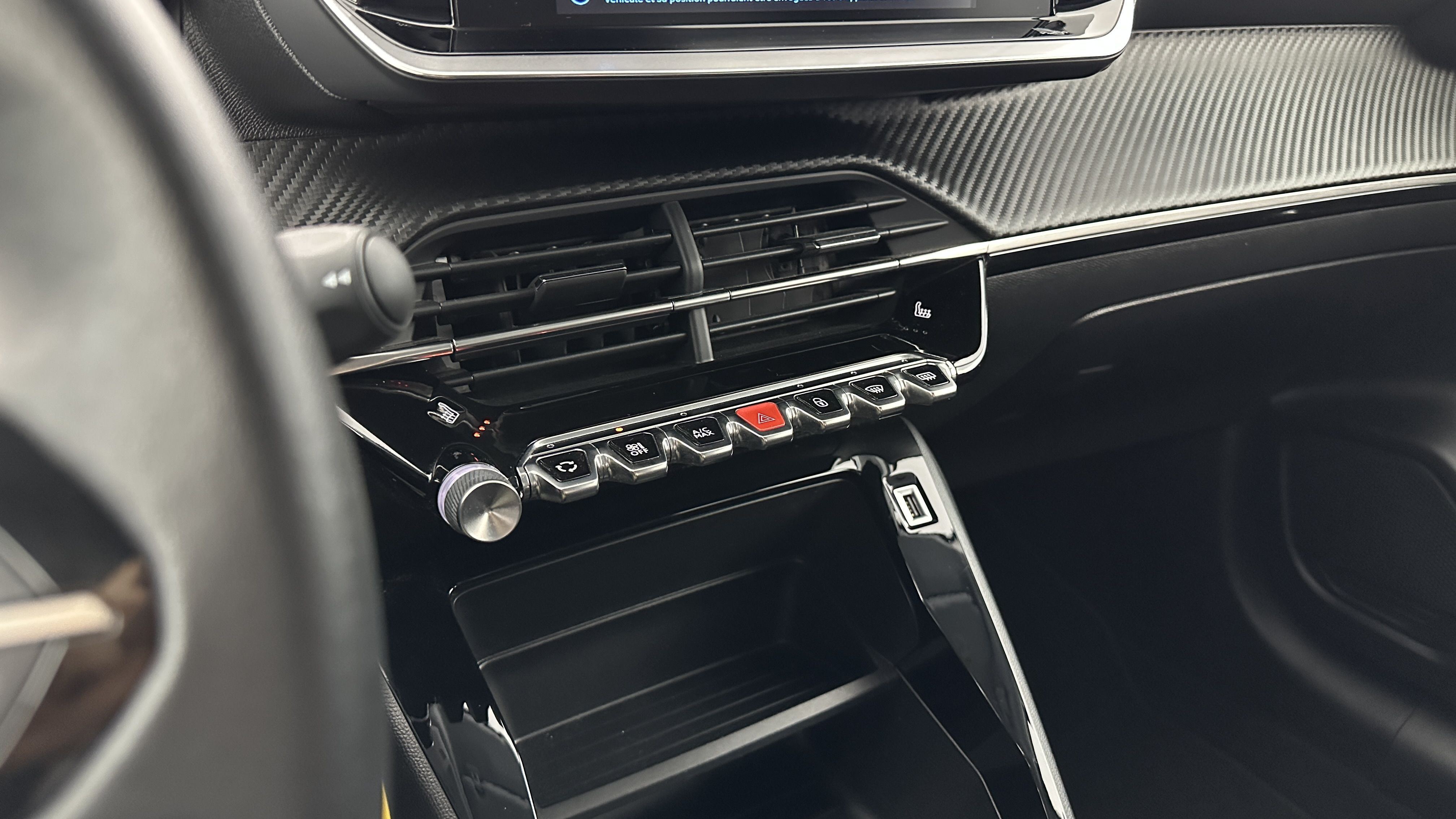 Peugeot 208 - Image 18