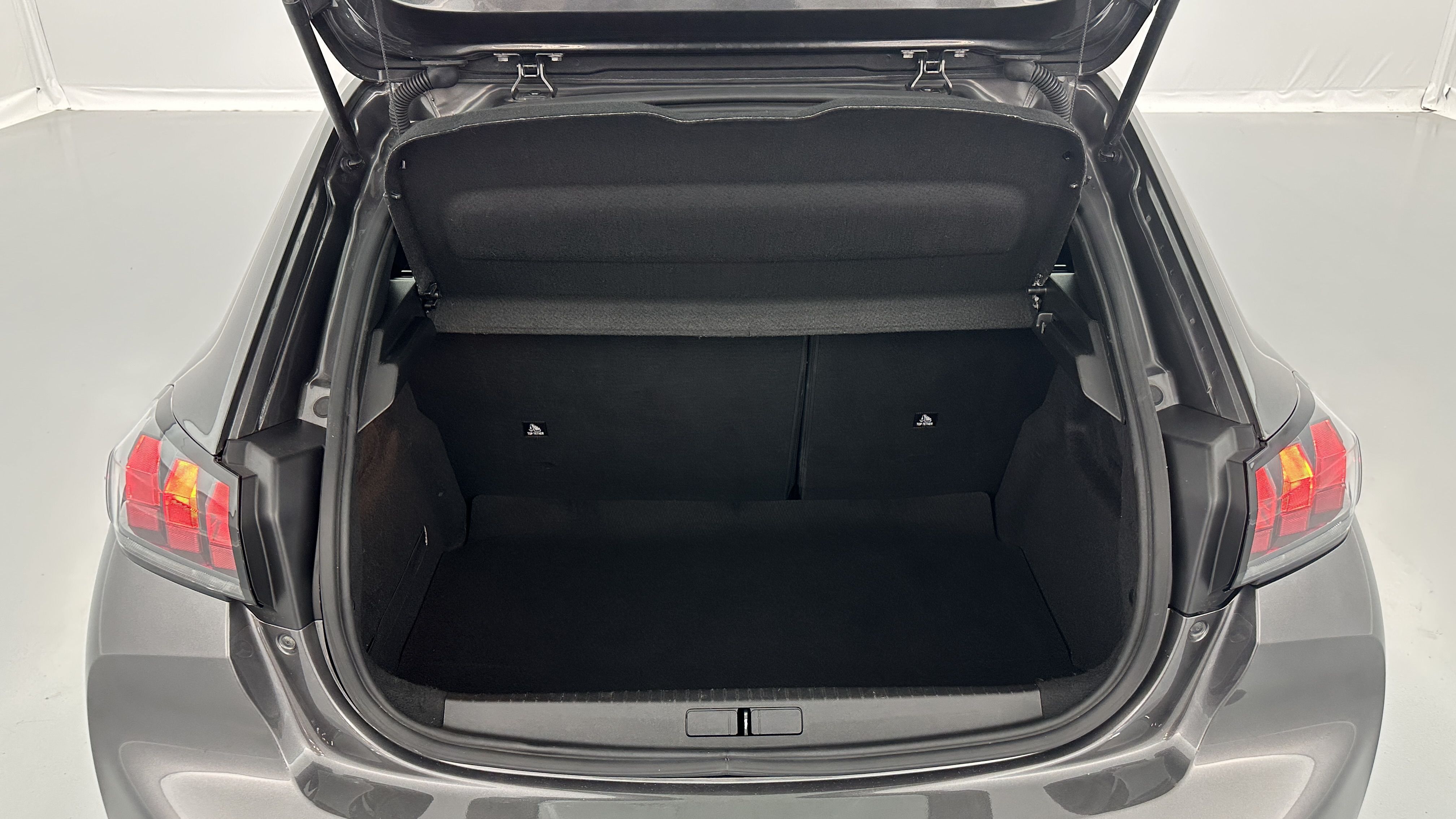 Peugeot 208 - Image 10