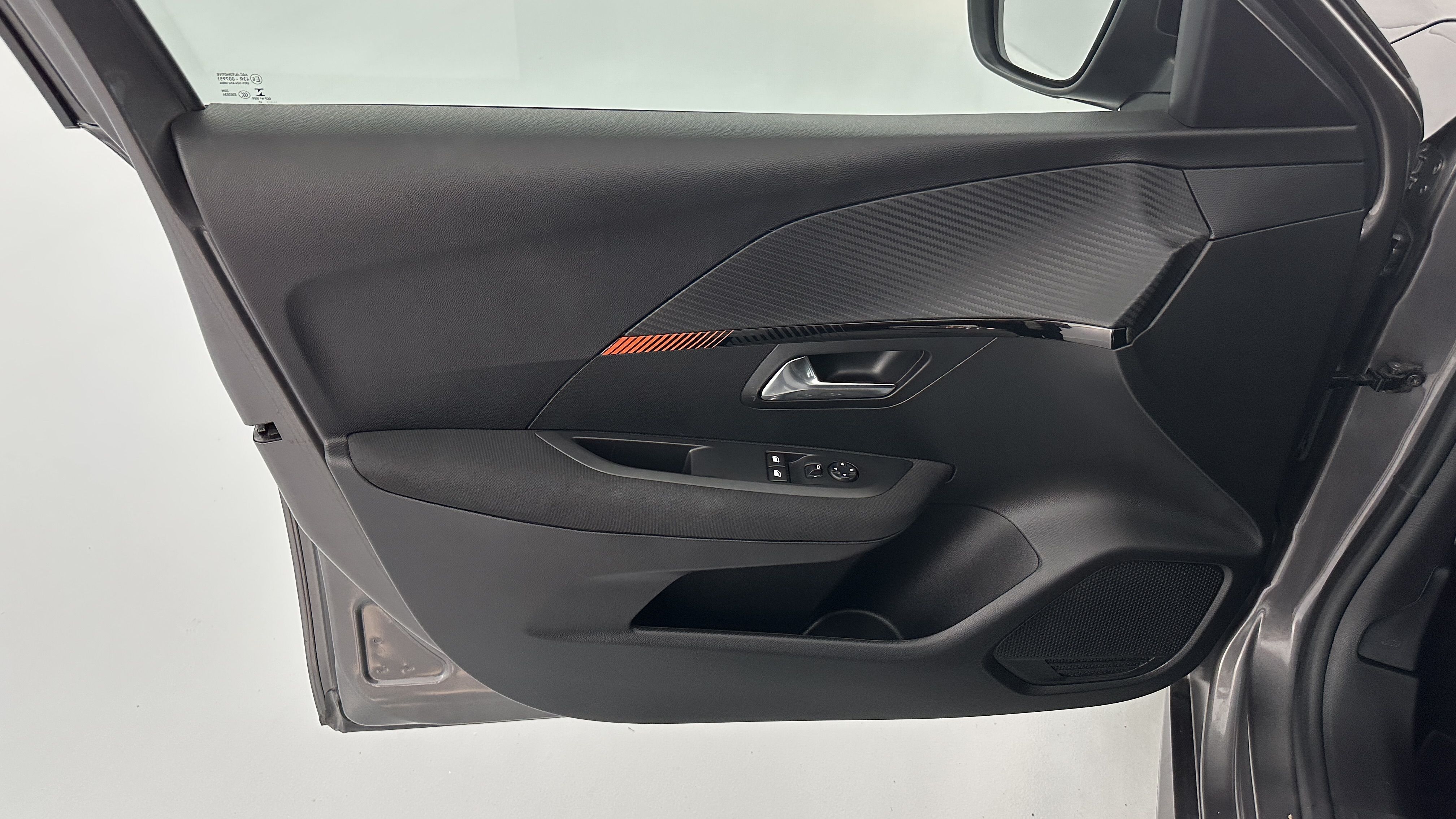 Peugeot 208 - Image 12