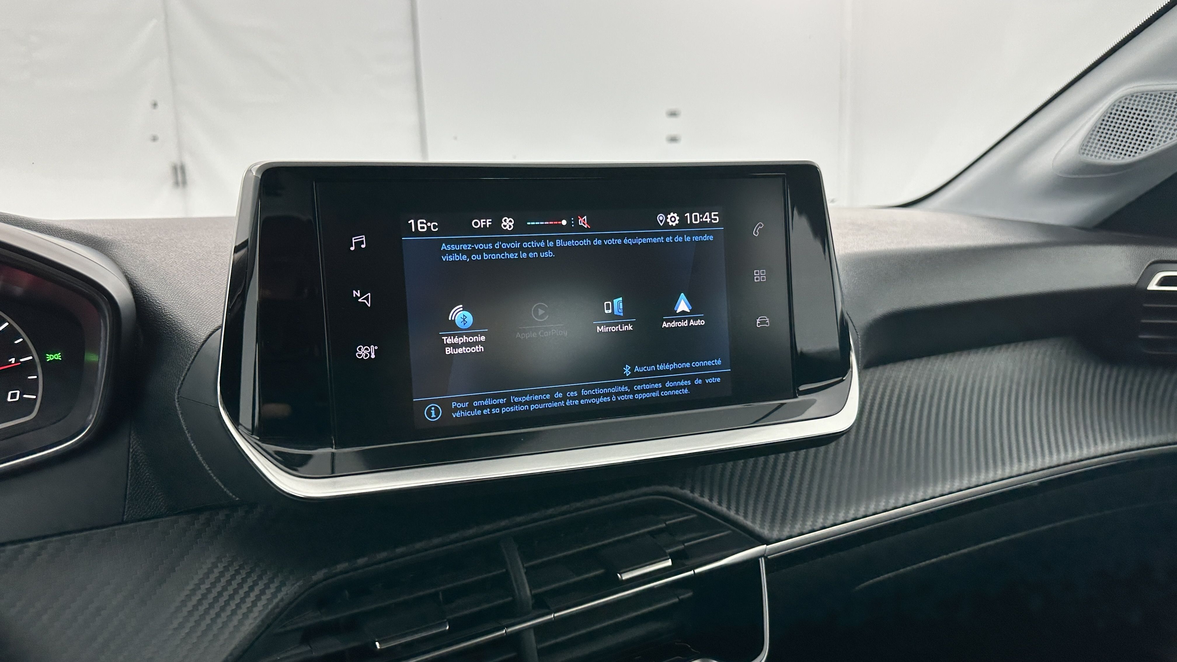 Peugeot 208 - Image 17