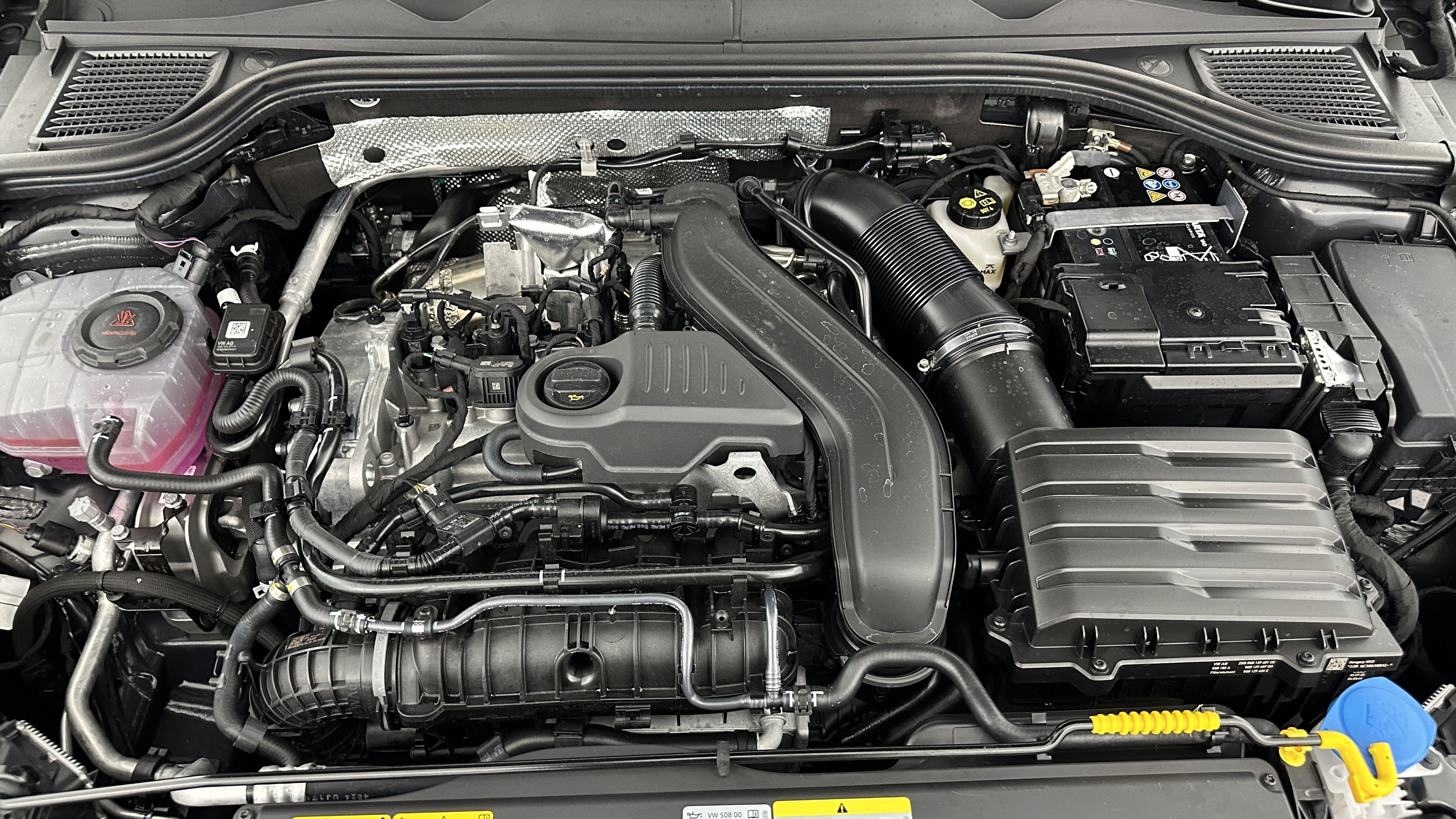 Volkswagen GOLF - Image 11