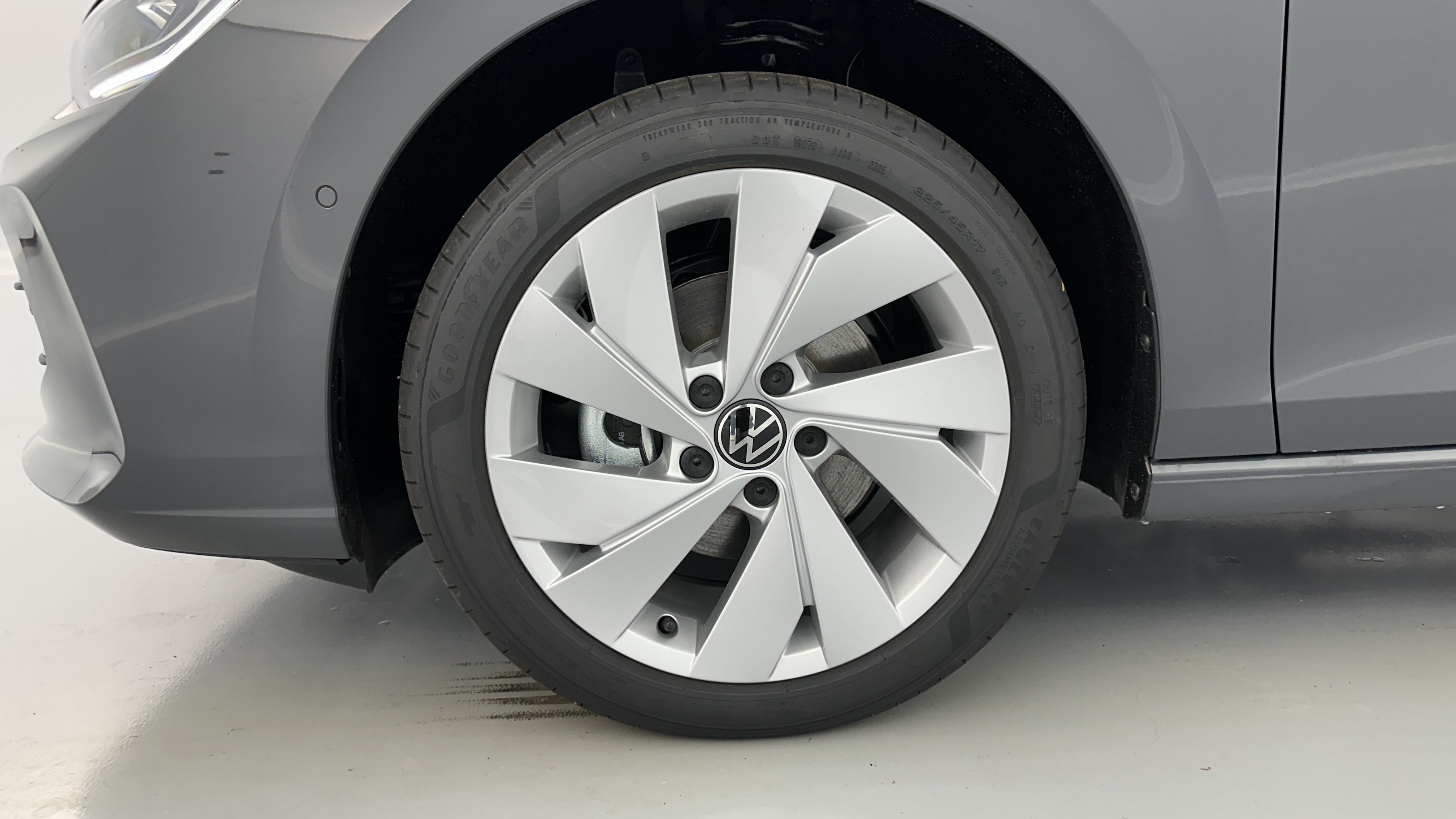 Volkswagen GOLF - Image 12