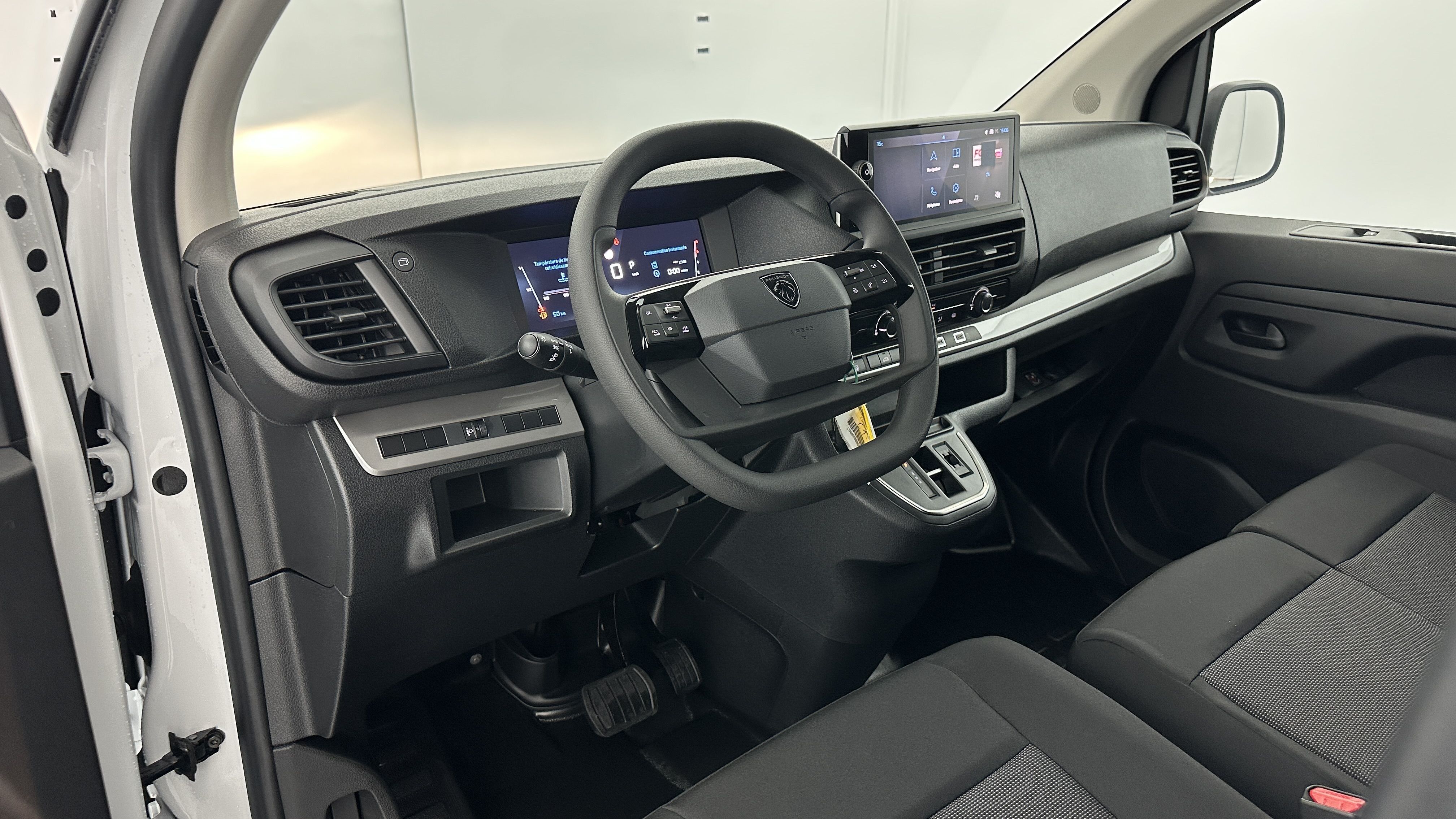 Peugeot E-EXPERT COMBI - Image 6