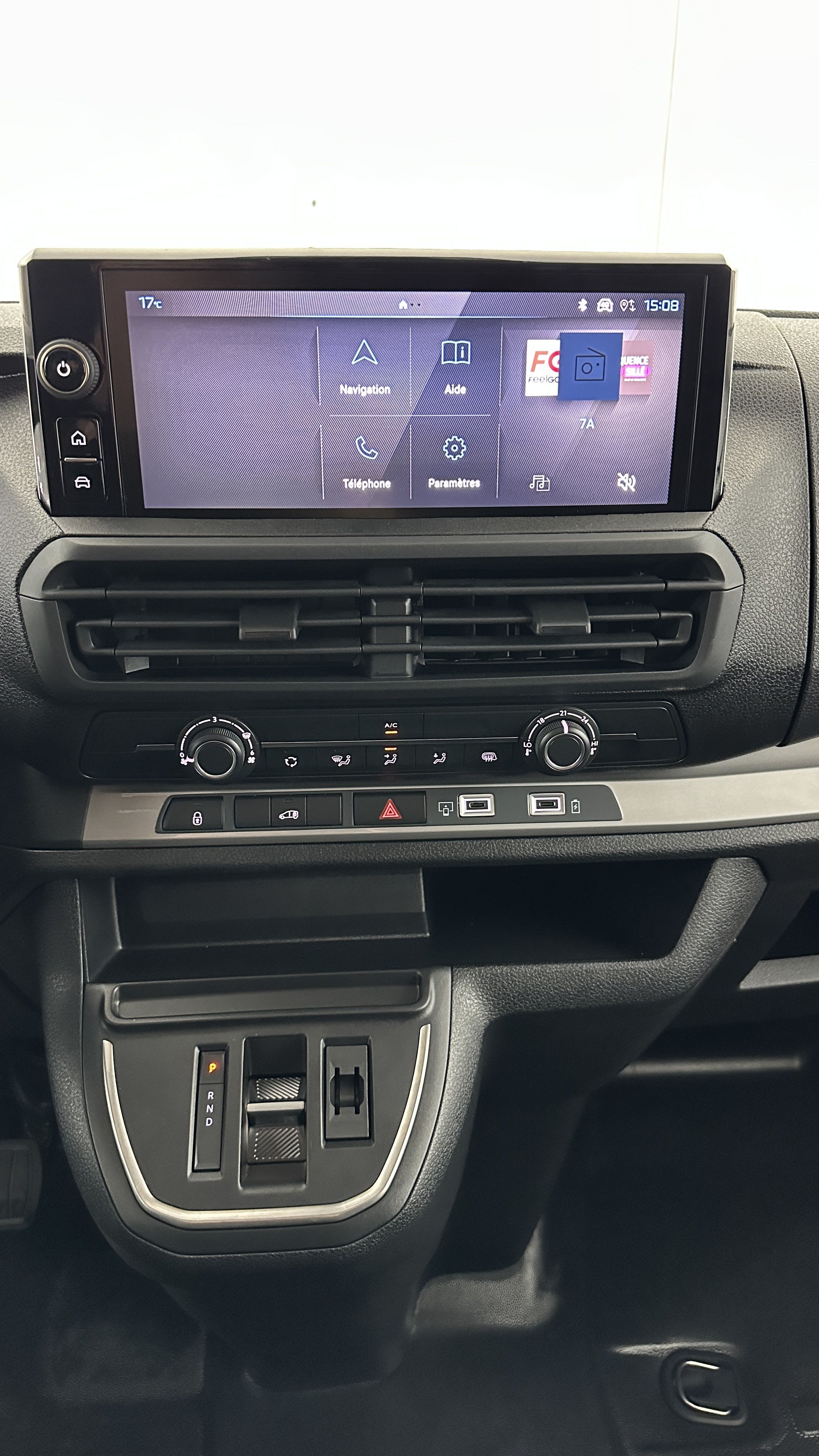 Peugeot E-EXPERT COMBI - Image 12