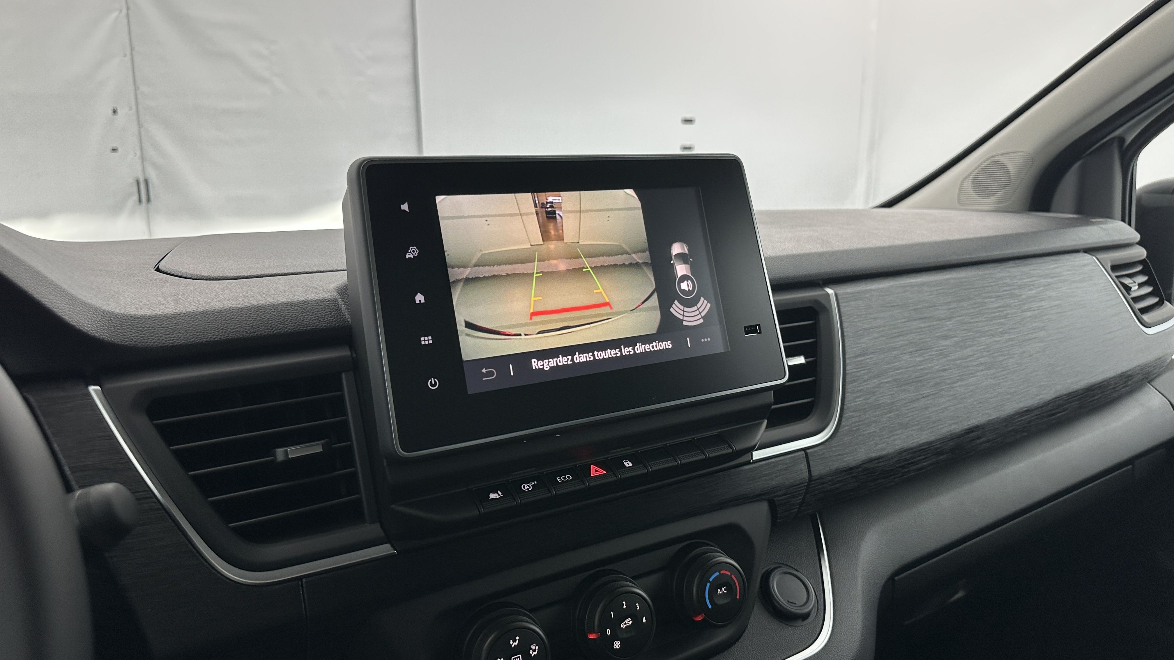 Renault Trafic - Image 16