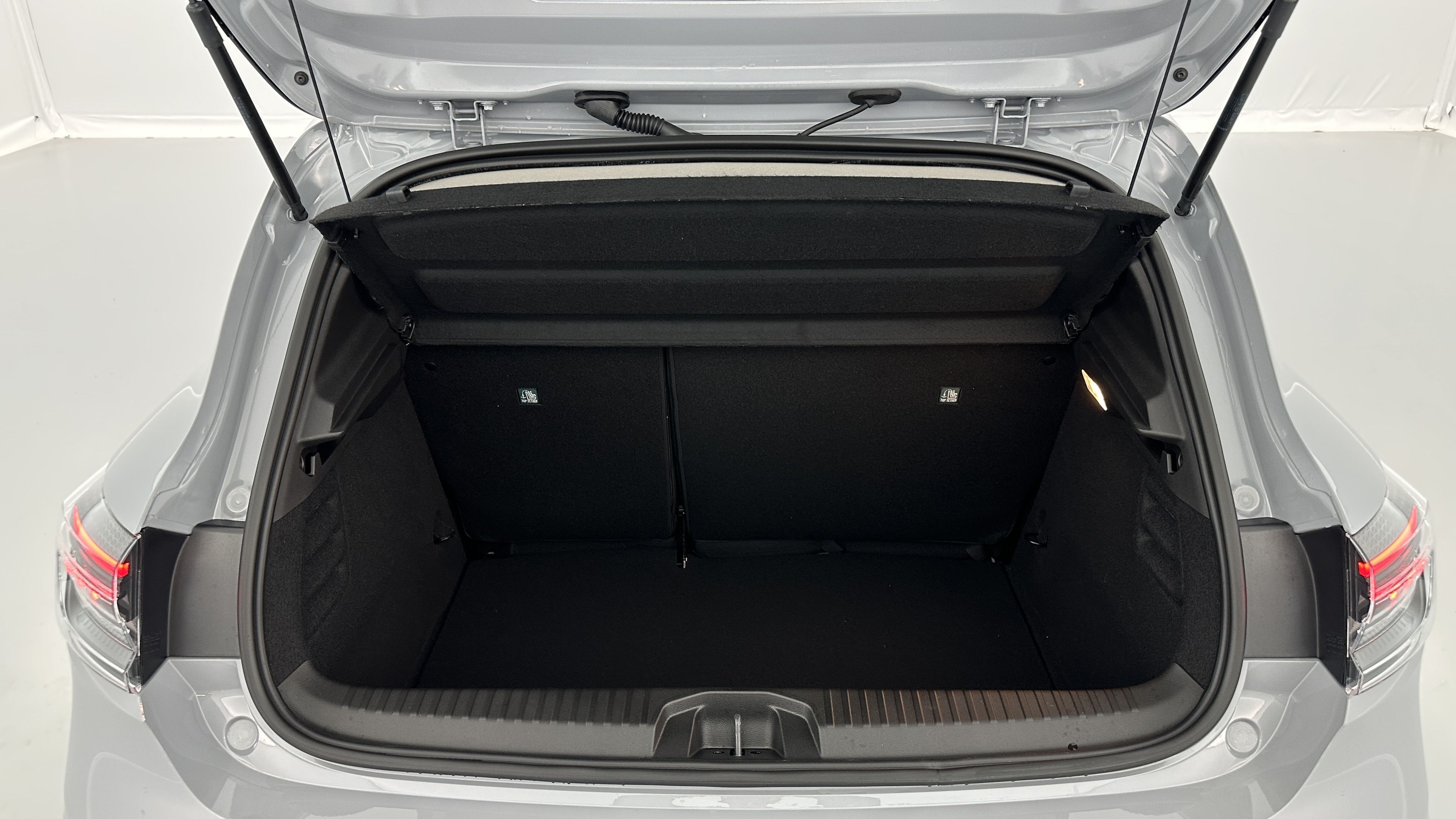 Renault Clio - Image 10