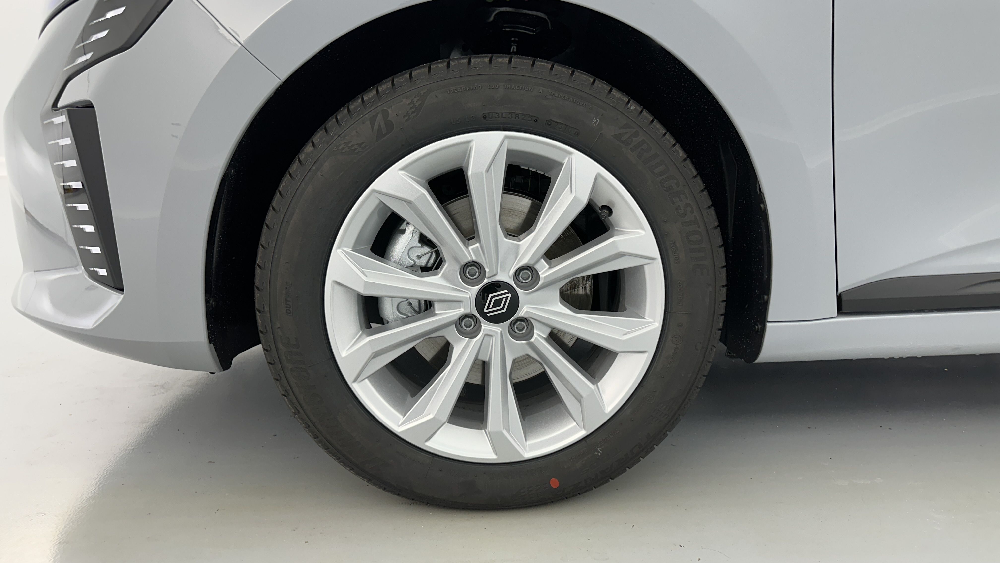 Renault Clio - Image 12