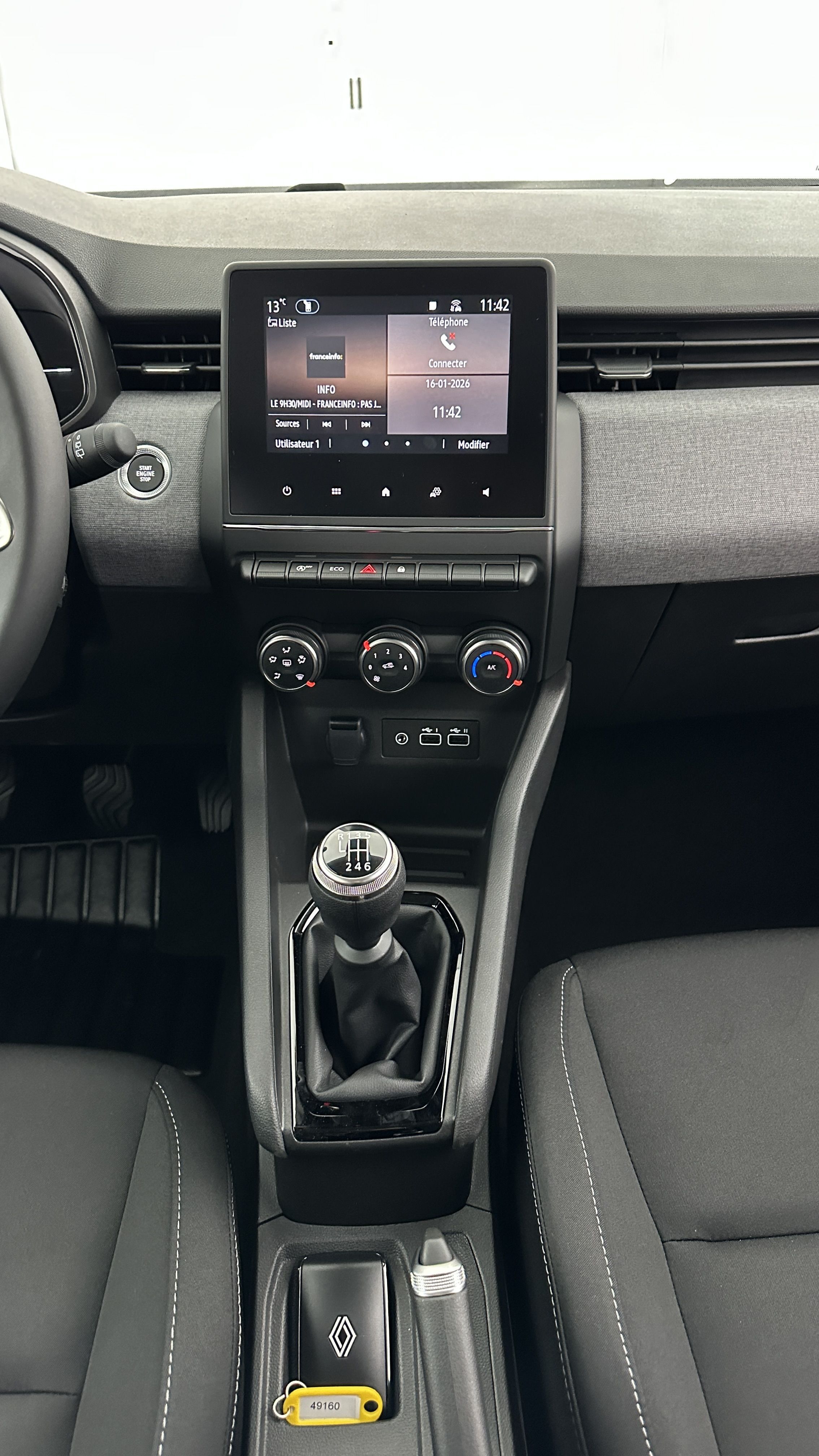 Renault Clio - Image 16