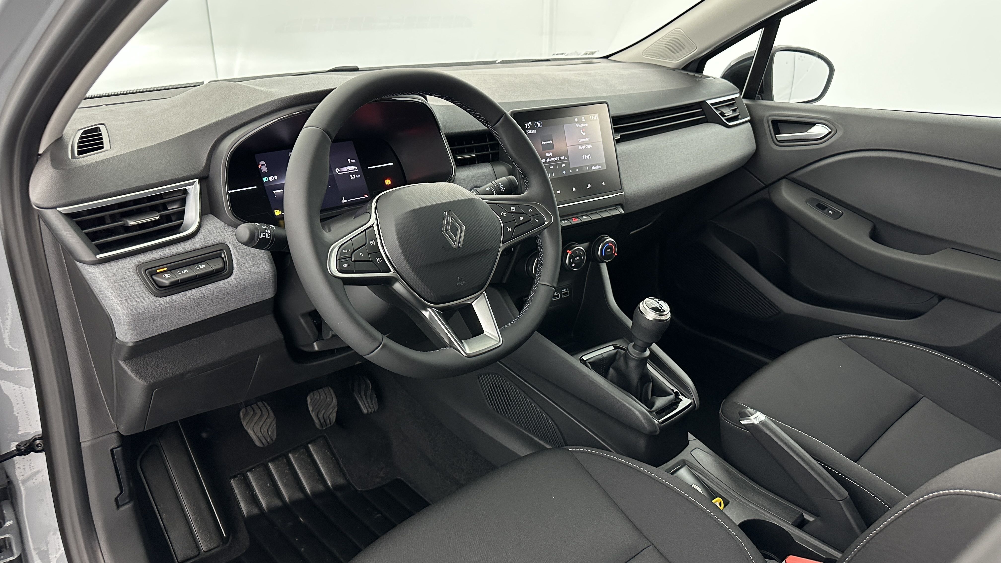 Renault Clio - Image 6