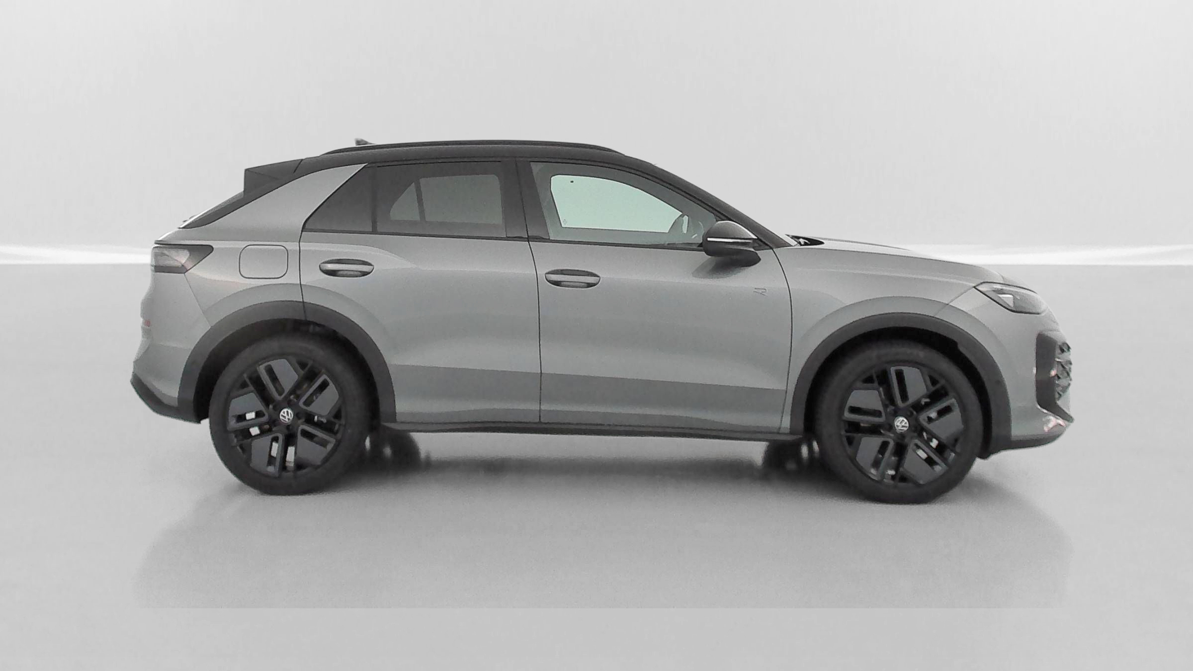 Volkswagen T-Roc - Image 30