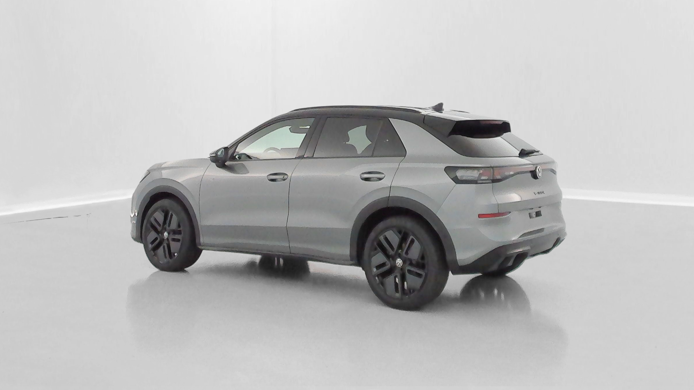 Volkswagen T-Roc - Image 32