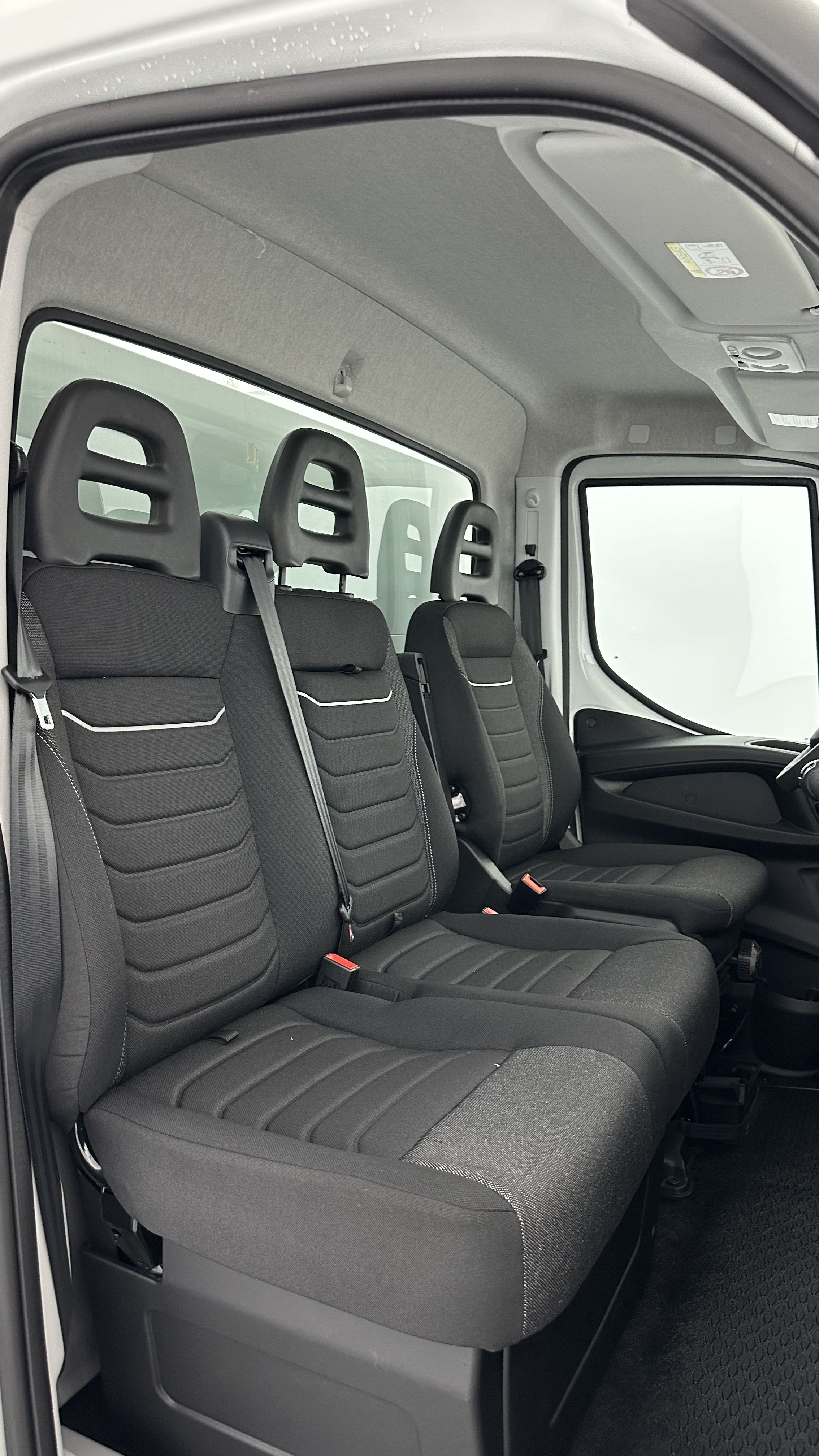 Iveco Daily - Image 17