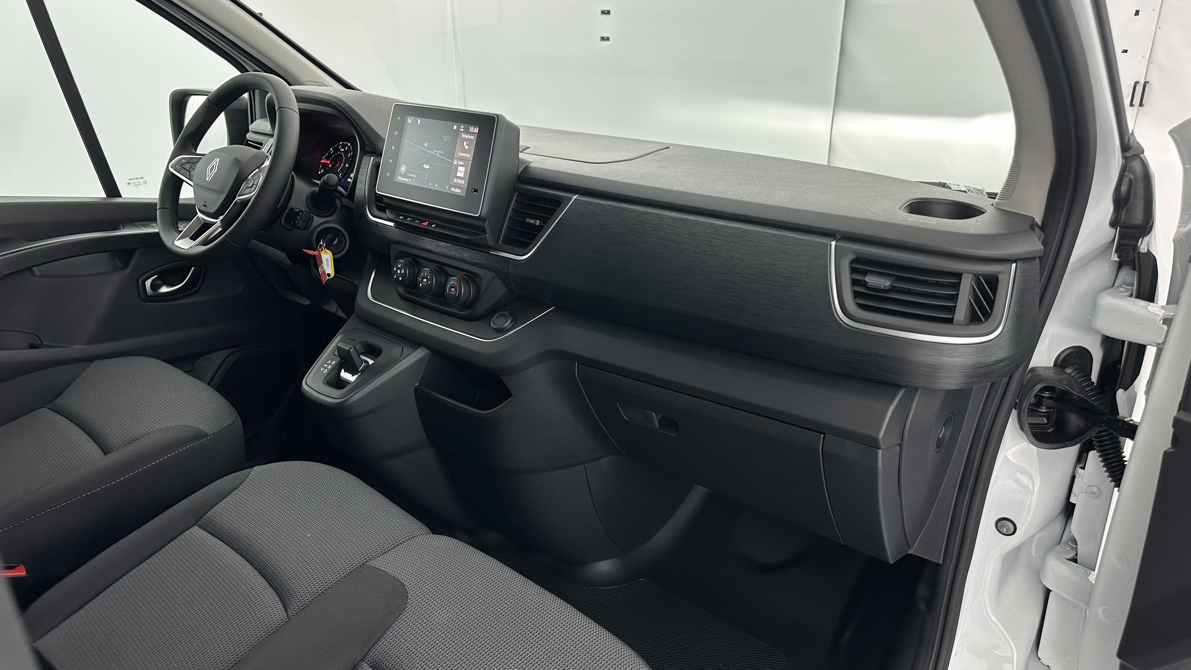 Renault Trafic - Image 7