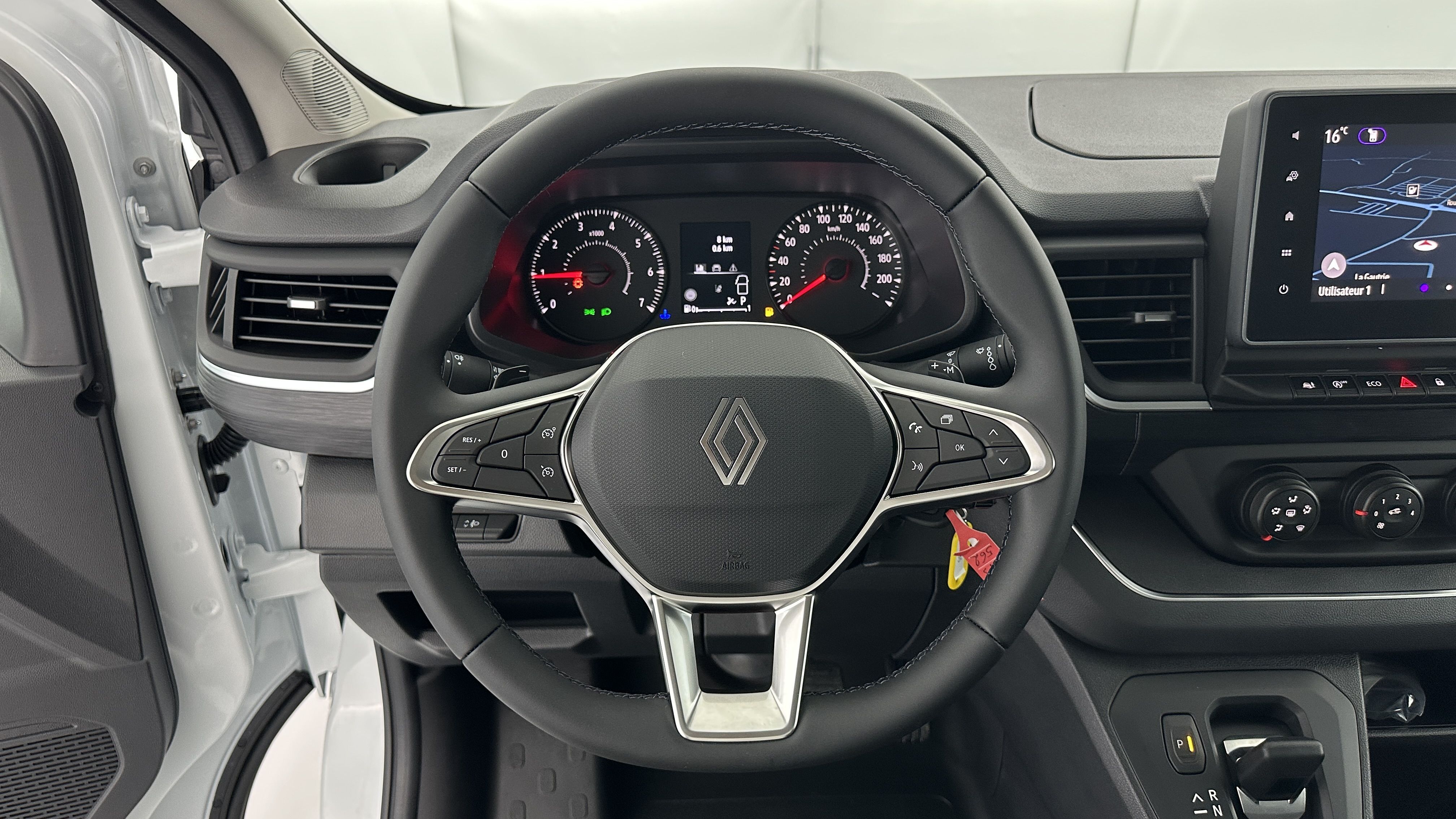 Renault Trafic - Image 12