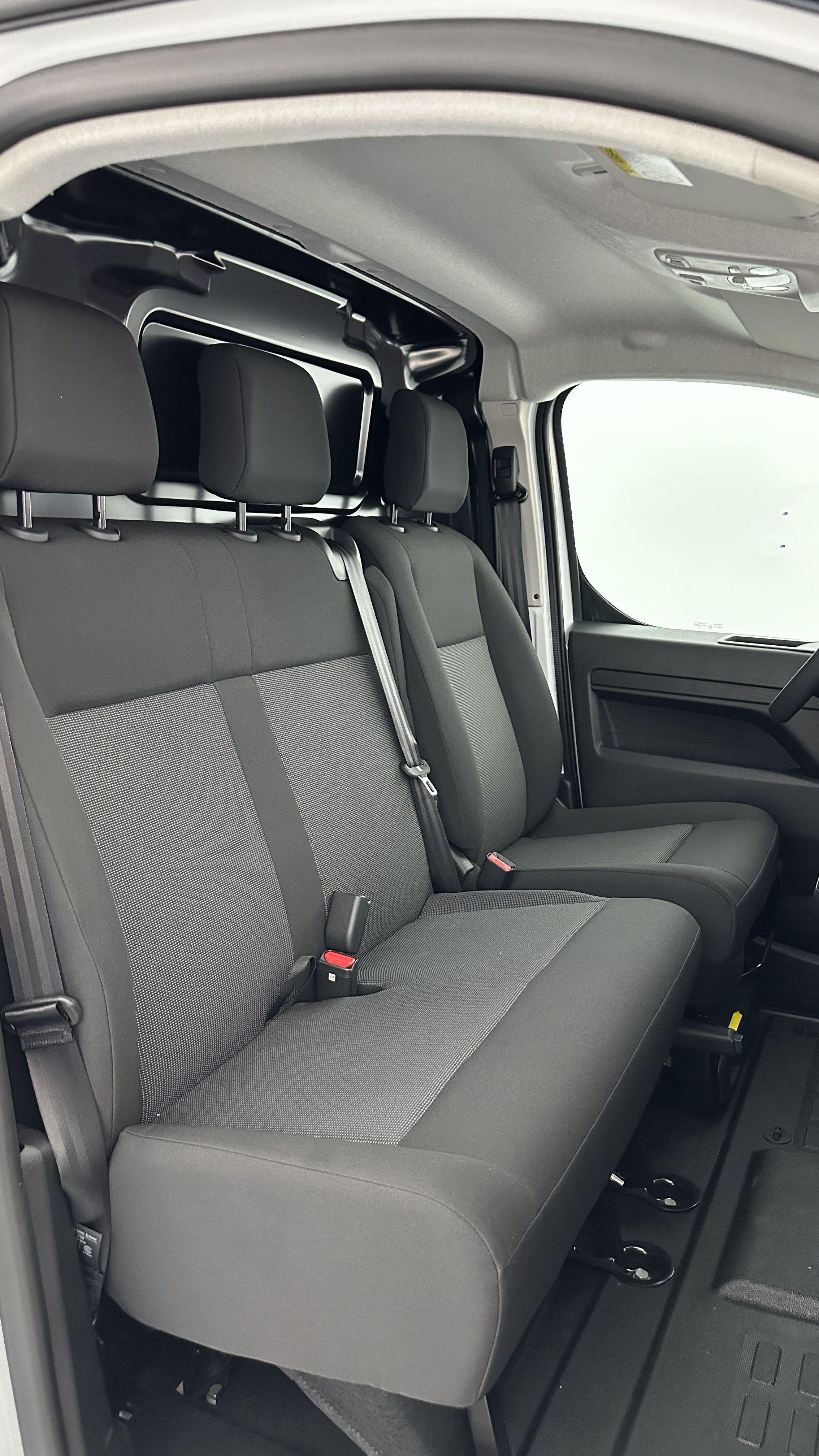 Opel Vivaro Fourgon - Image 10