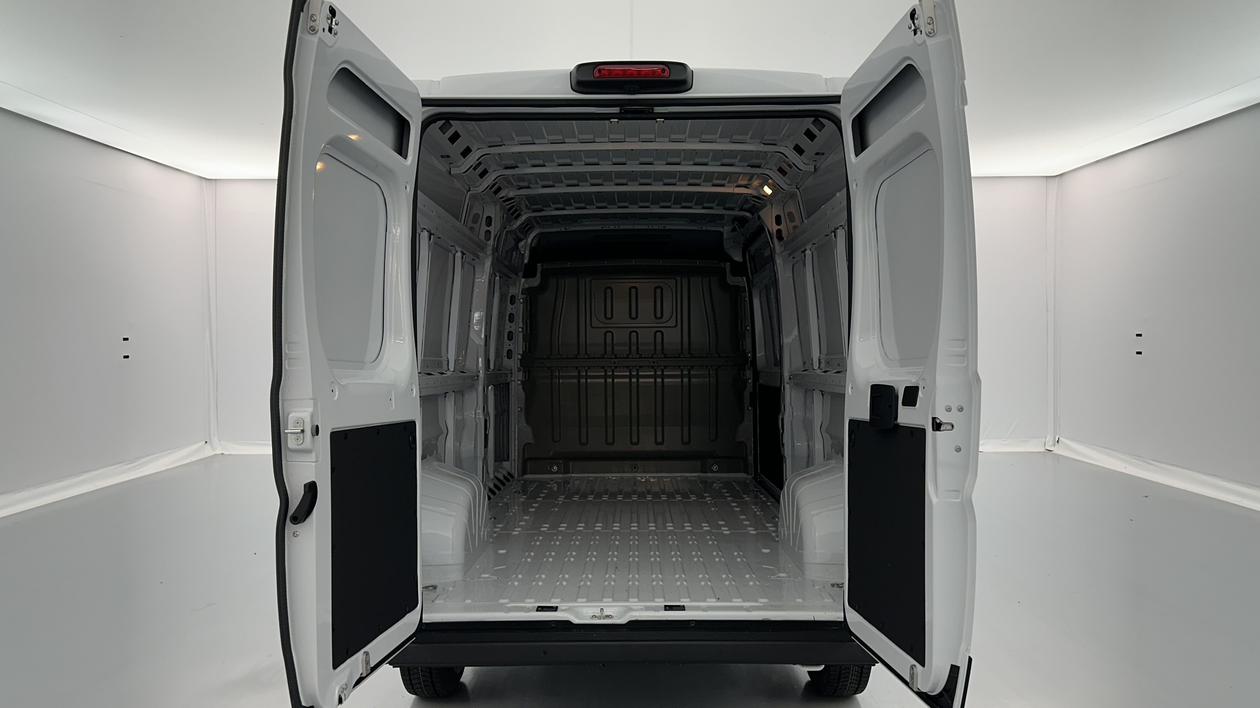 Peugeot Boxer - Image 9
