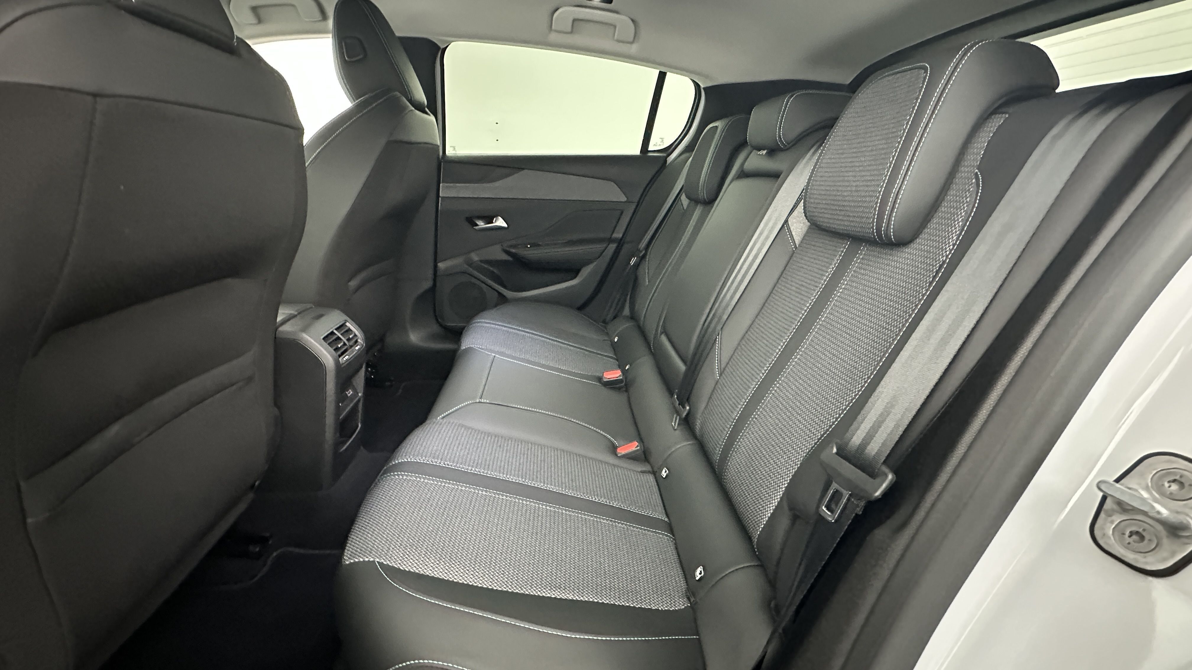 Peugeot 308 - Image 9