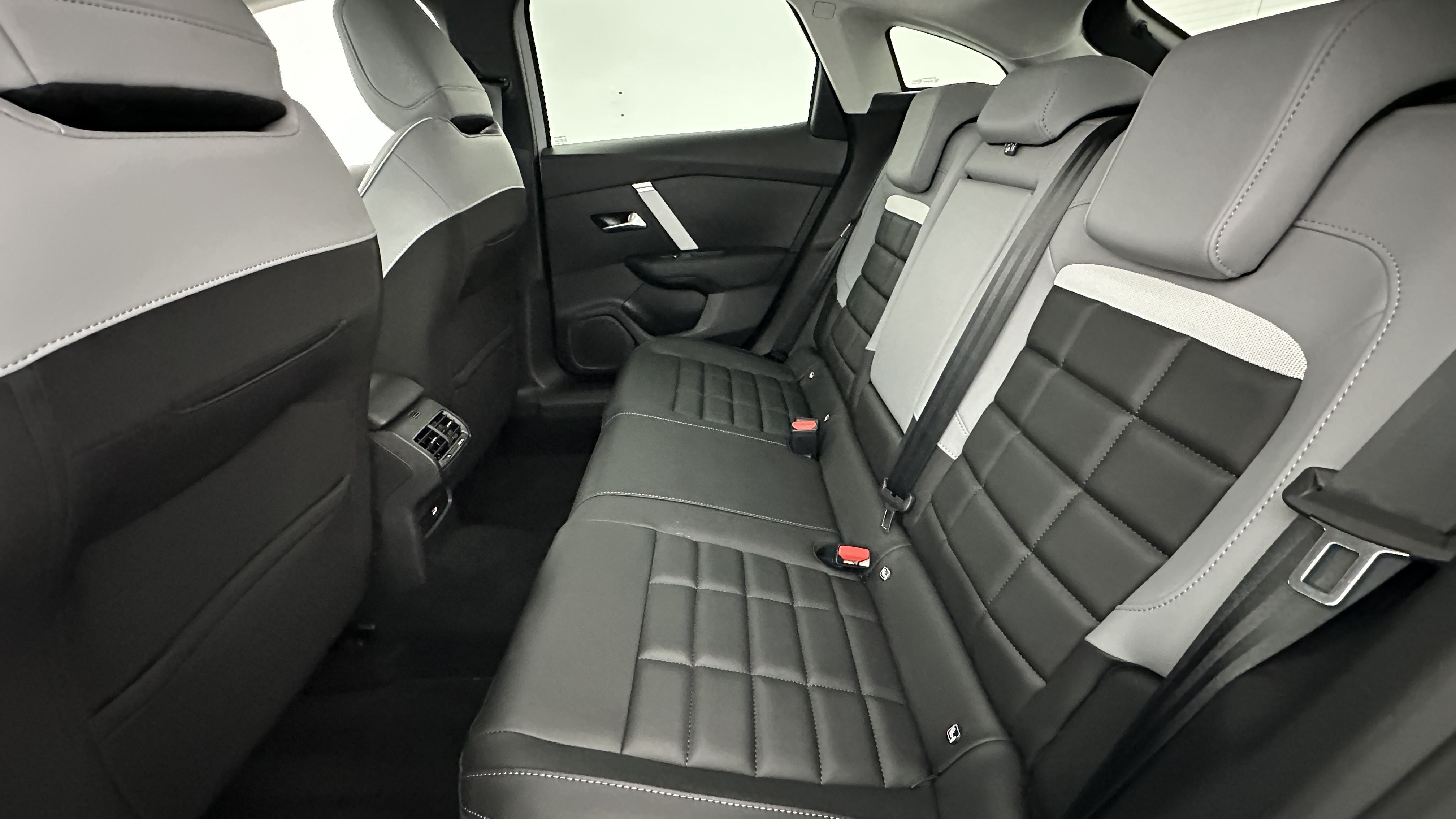 Citroën C4 - Image 9