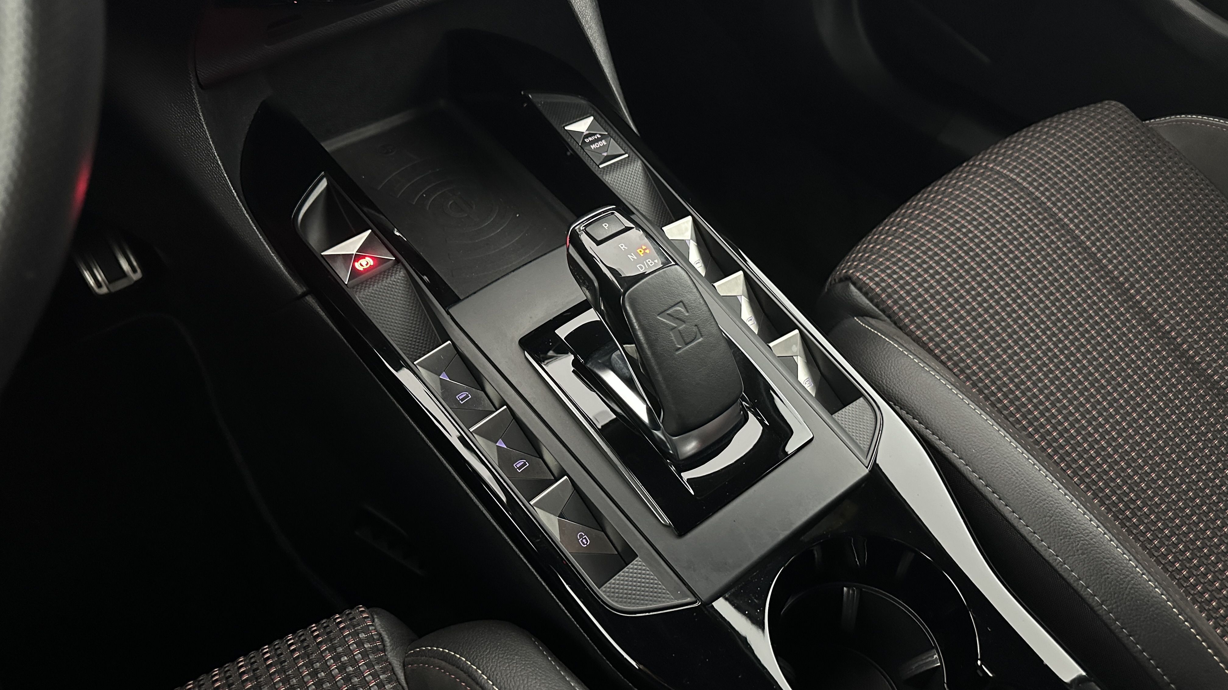 DS DS3 Crossback - Image 17