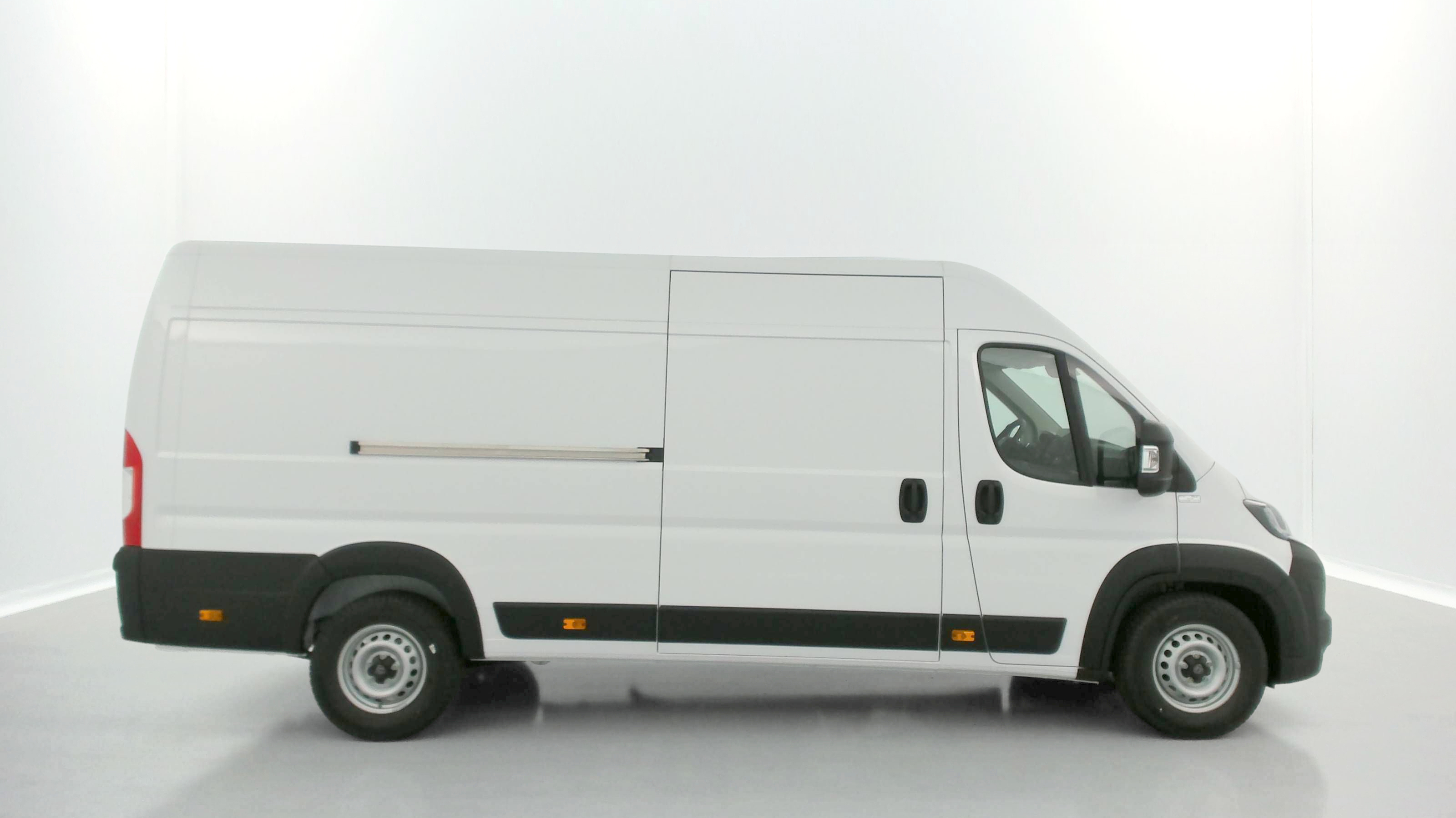 Peugeot Boxer - Image 17