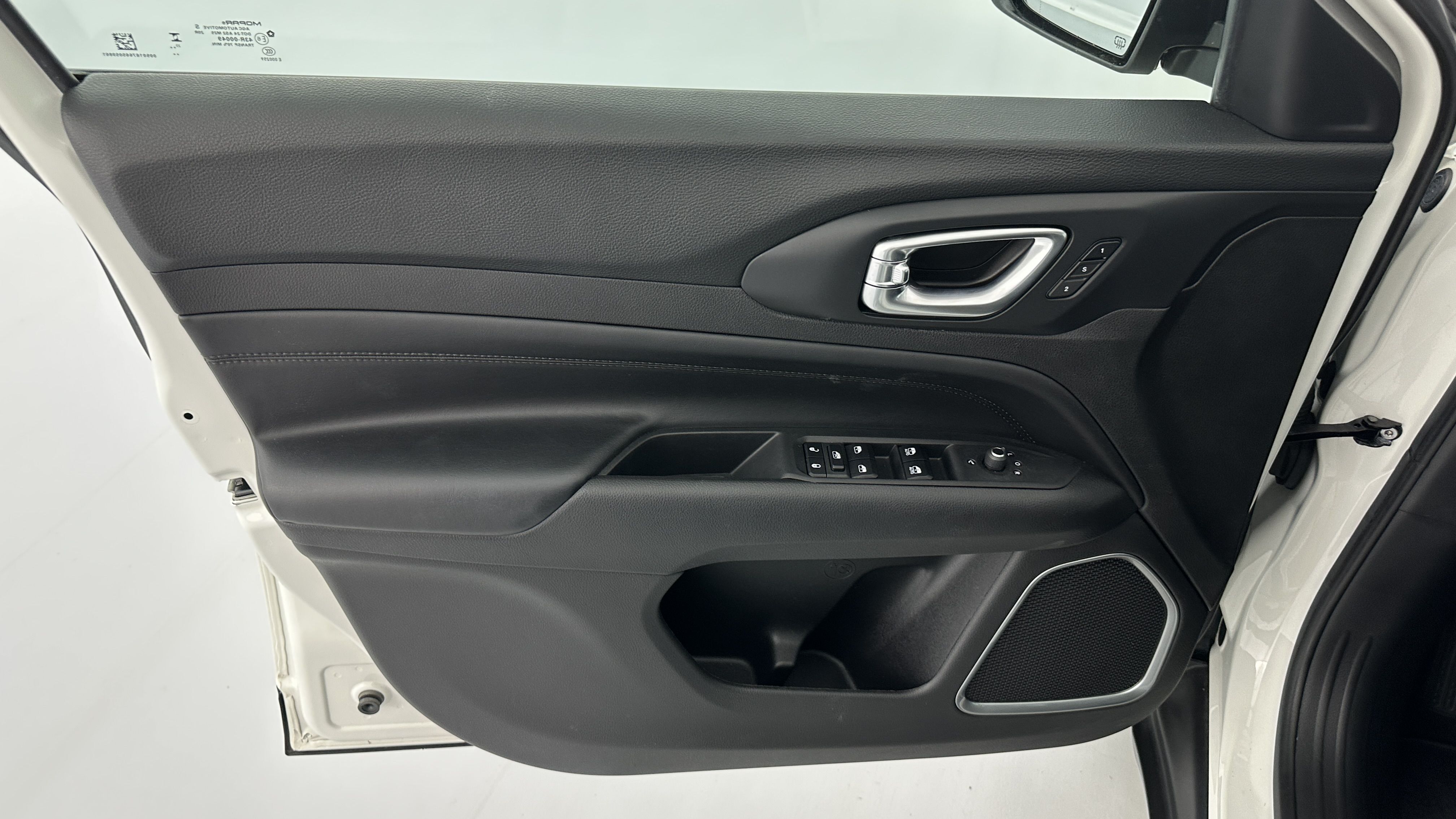 Jeep Compass - Image 13