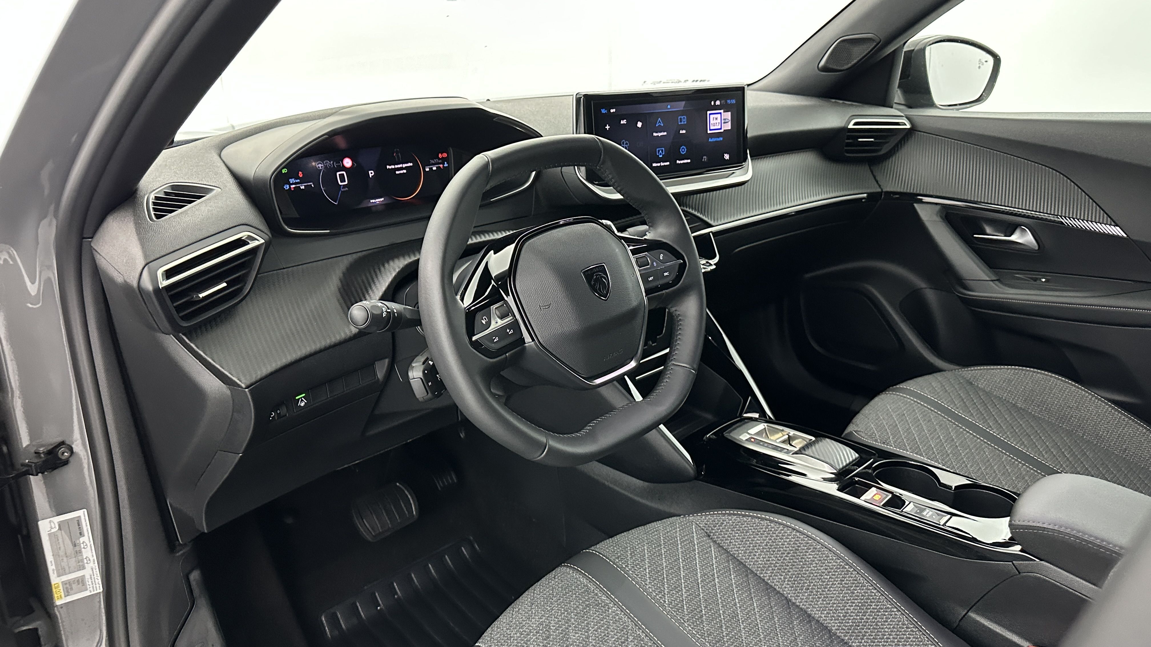 Peugeot 2008 - Image 6