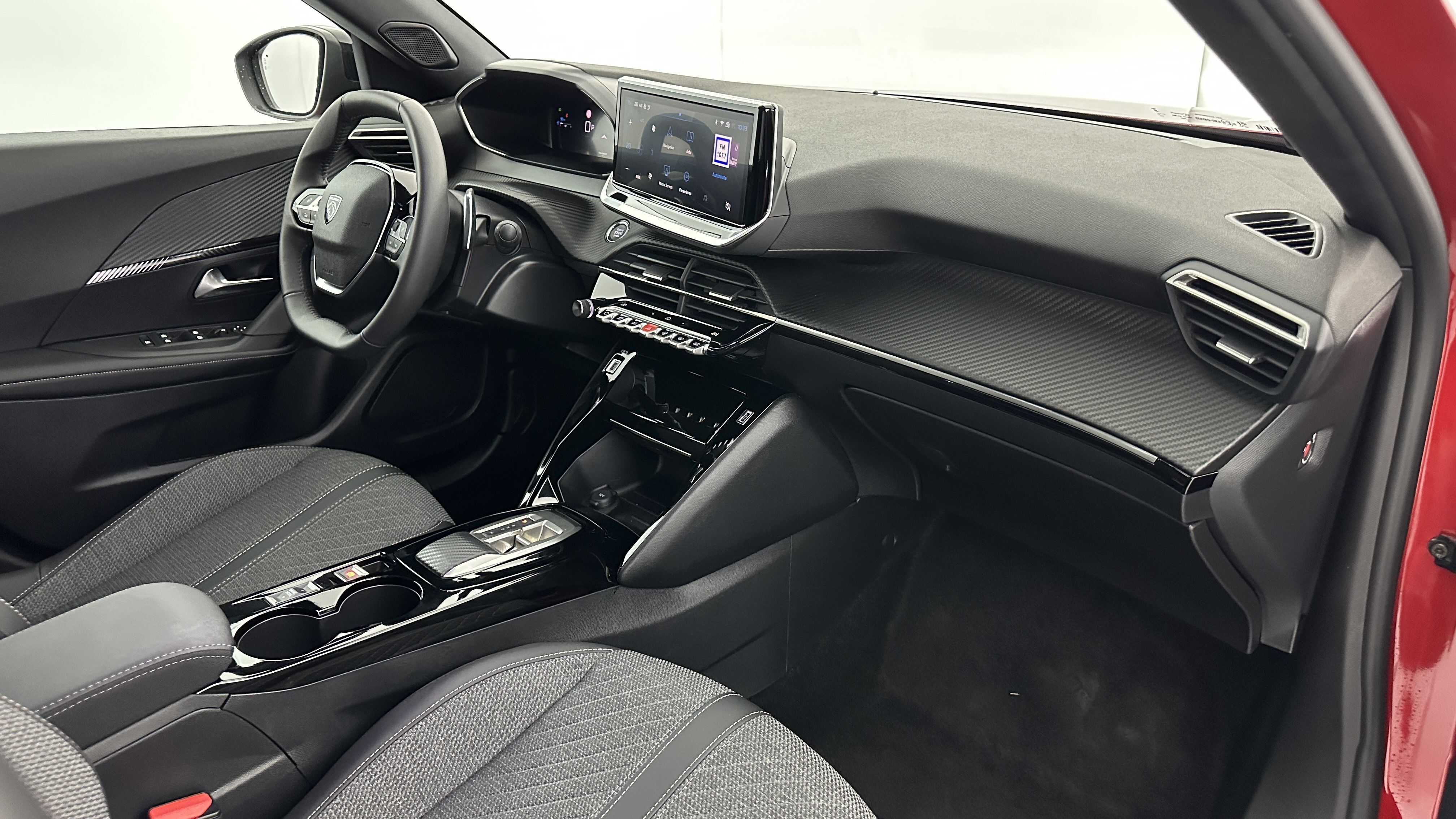 Peugeot 2008 - Image 8