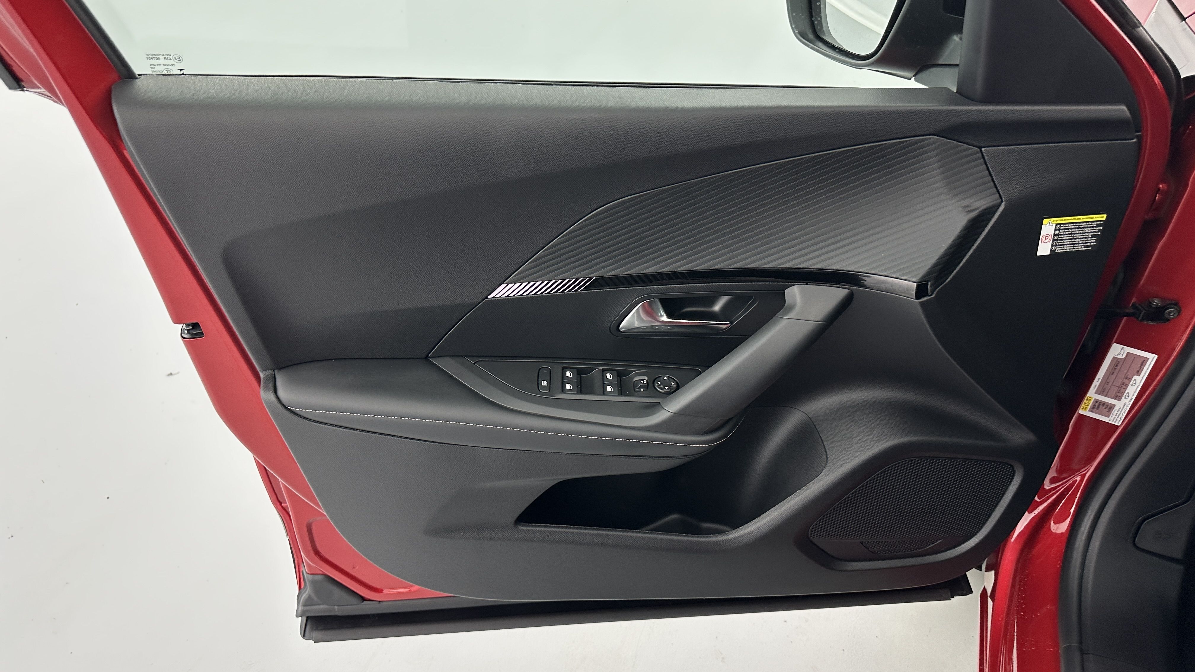 Peugeot 2008 - Image 13