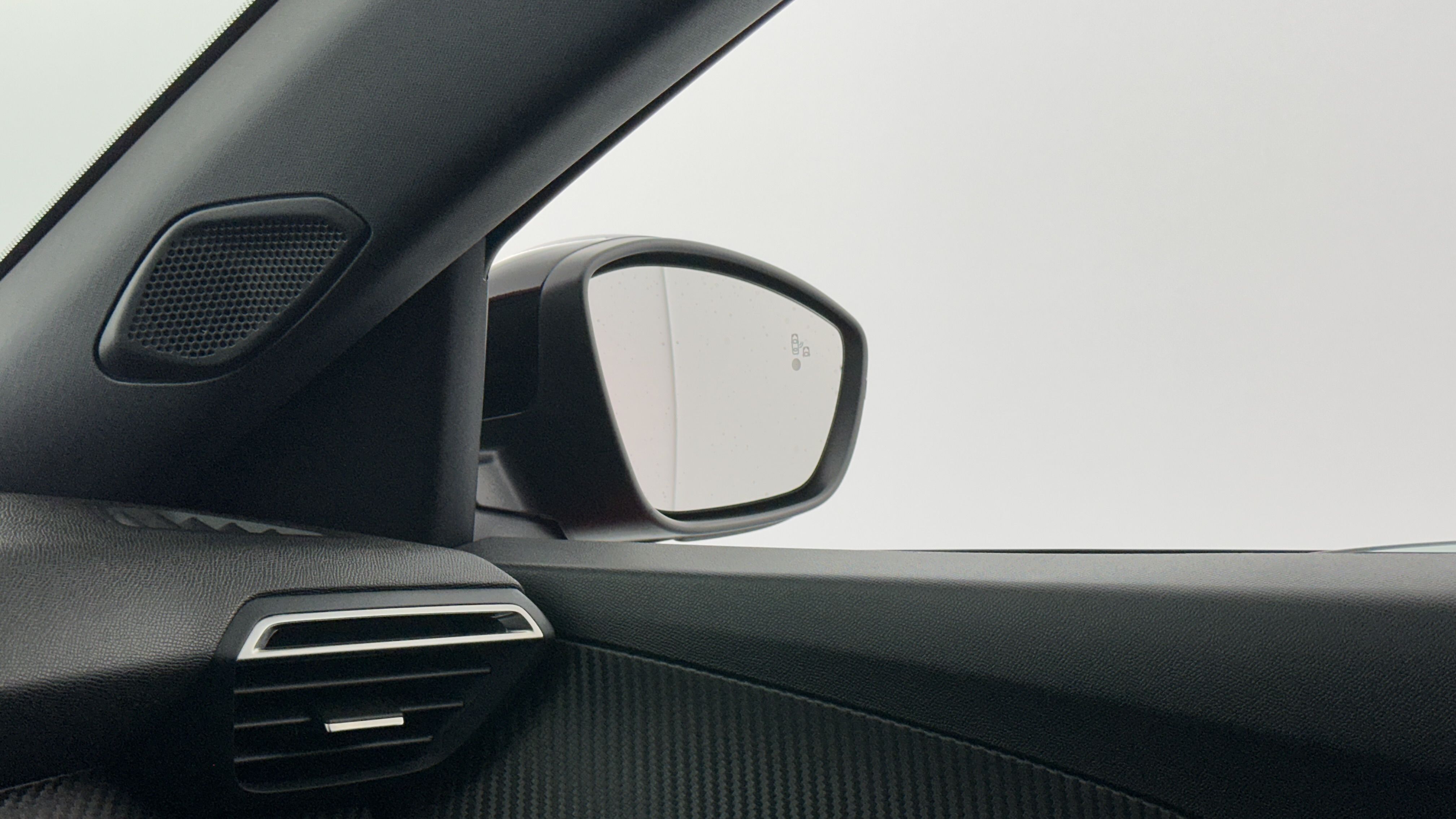 Peugeot 2008 - Image 20