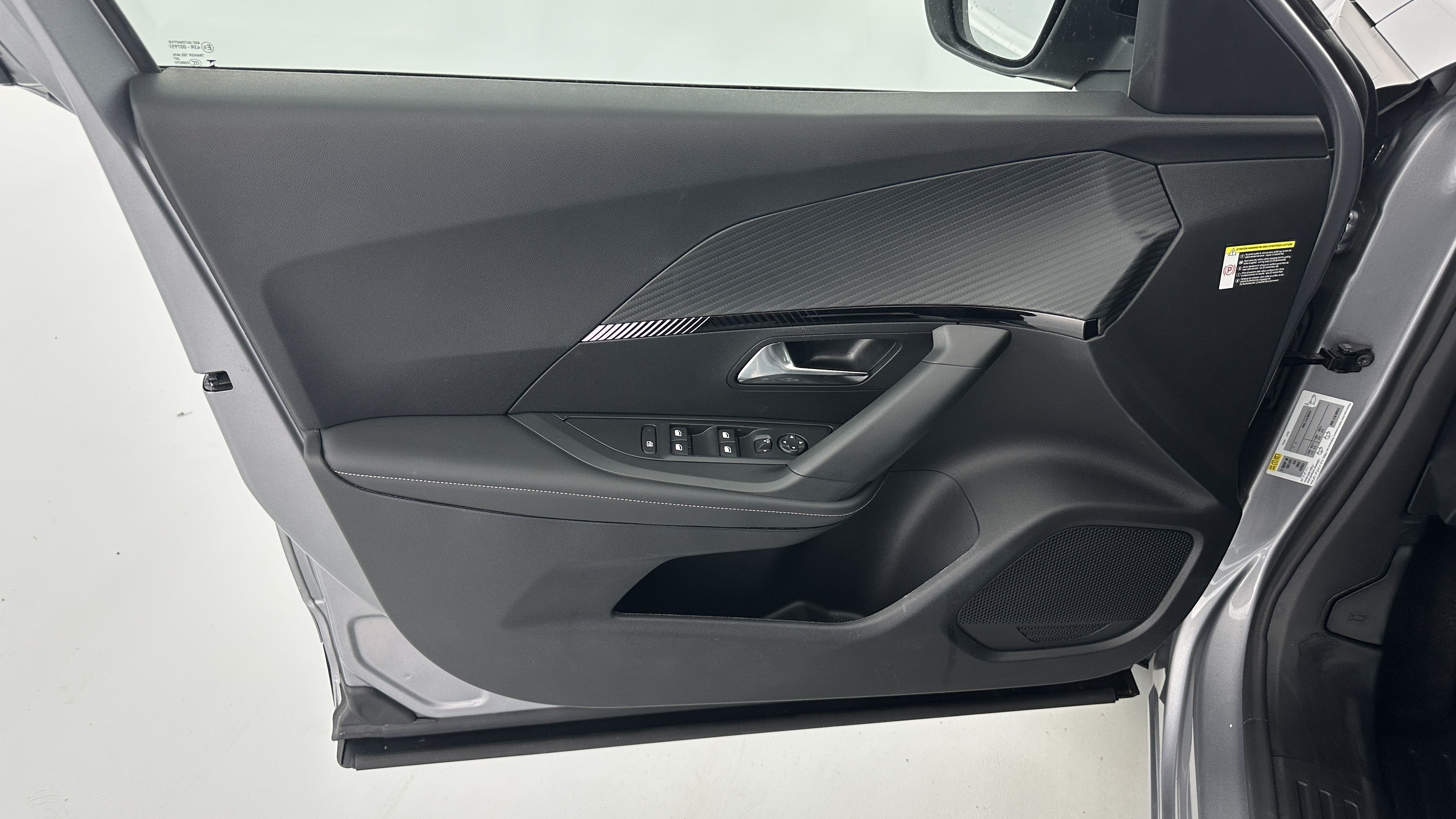 Peugeot 2008 - Image 13