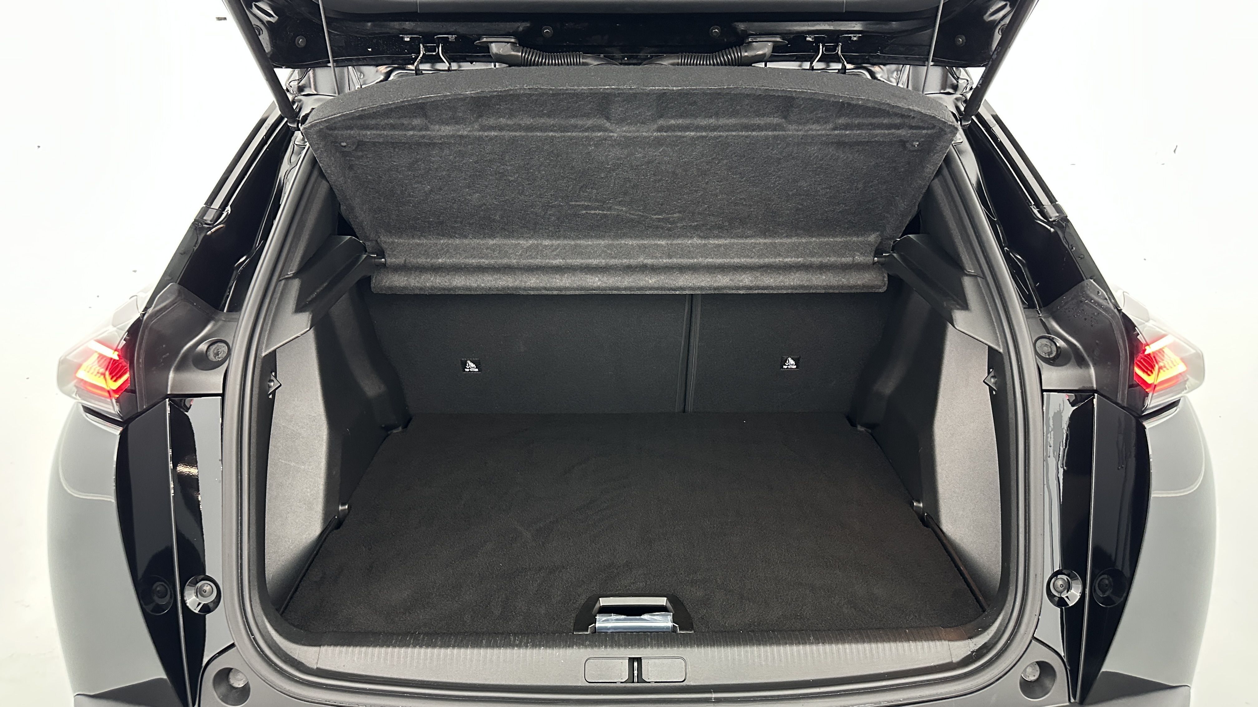 Peugeot 2008 - Image 10