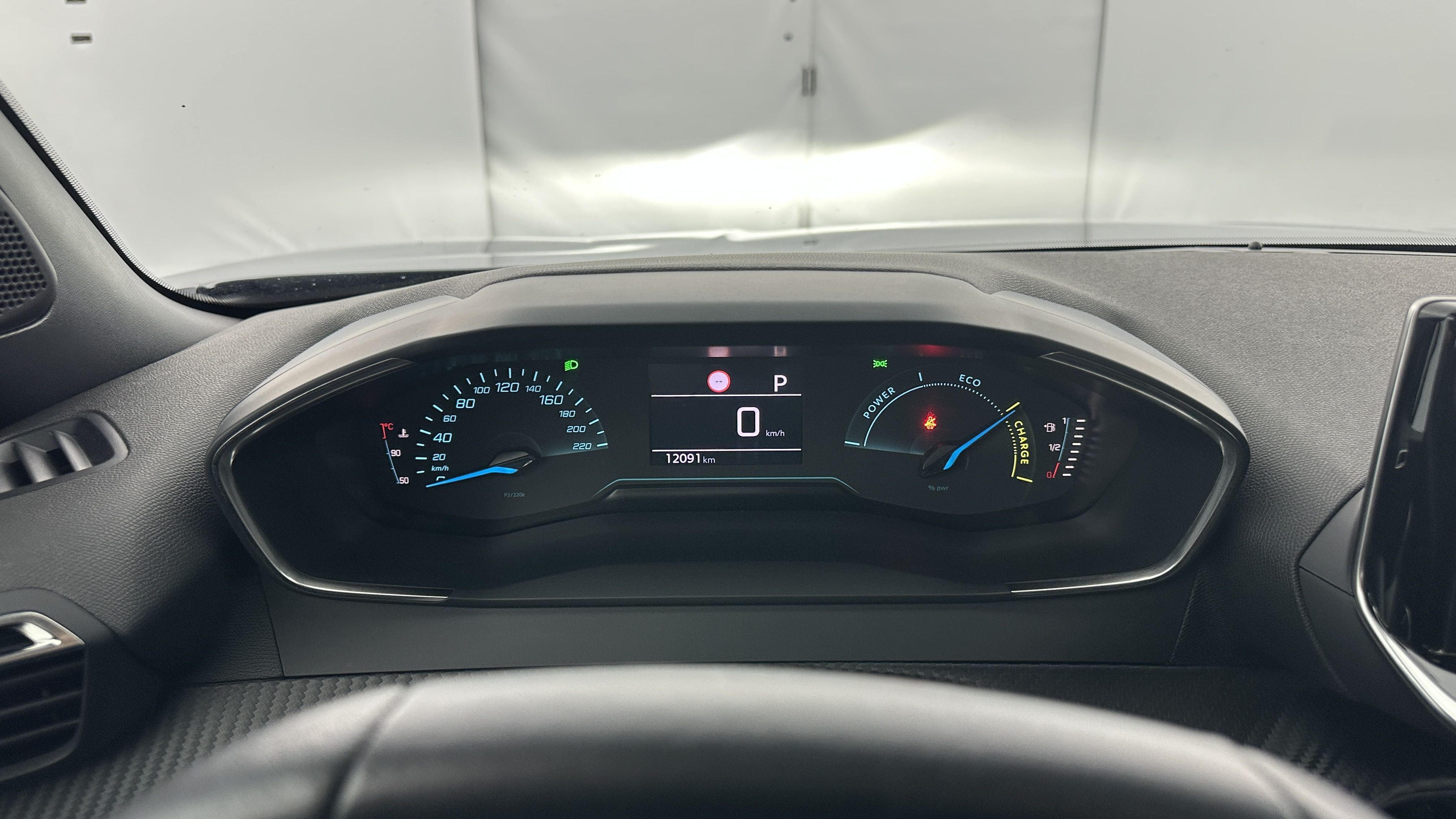 Peugeot 2008 - Image 13