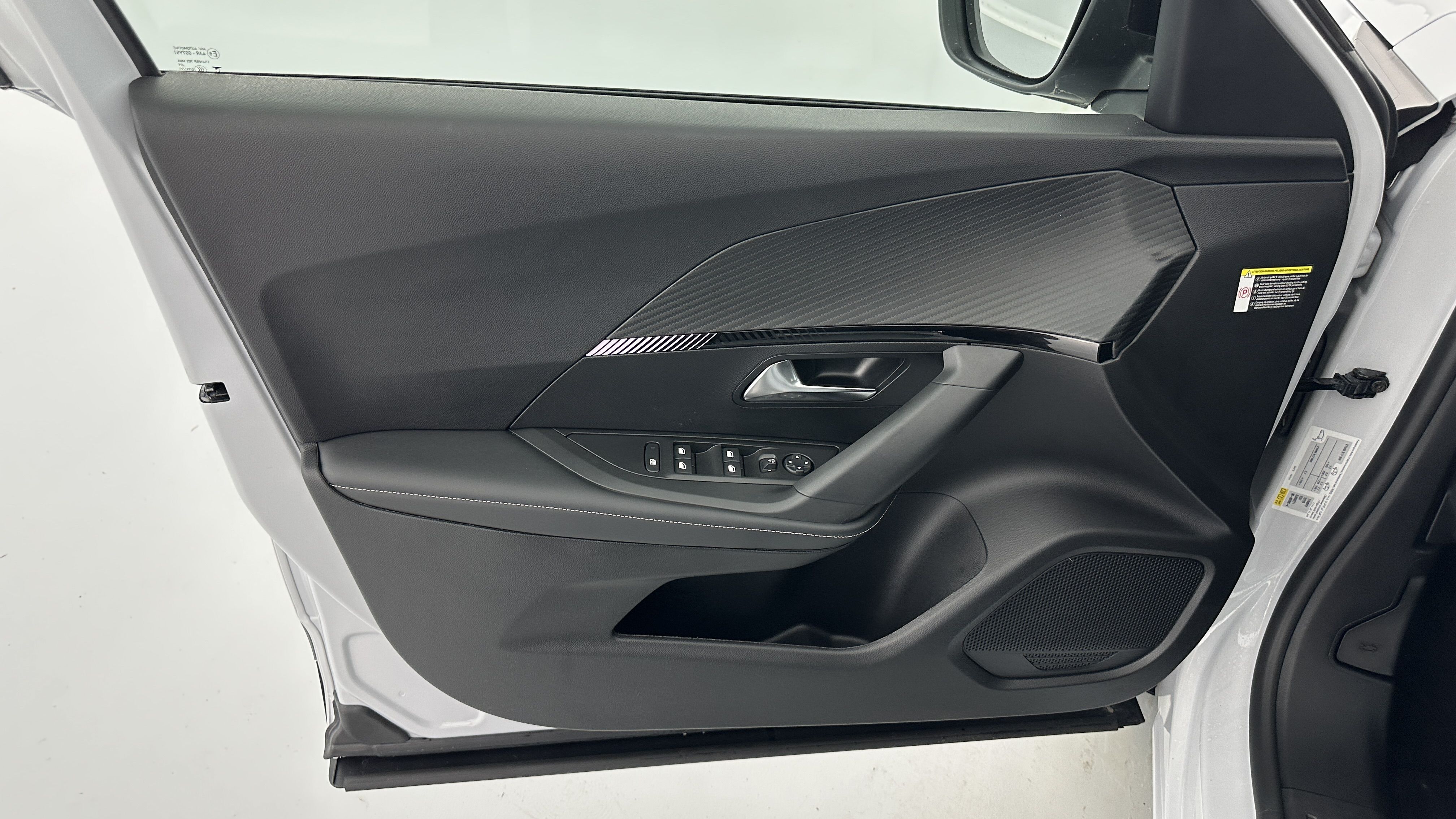 Peugeot 2008 - Image 12