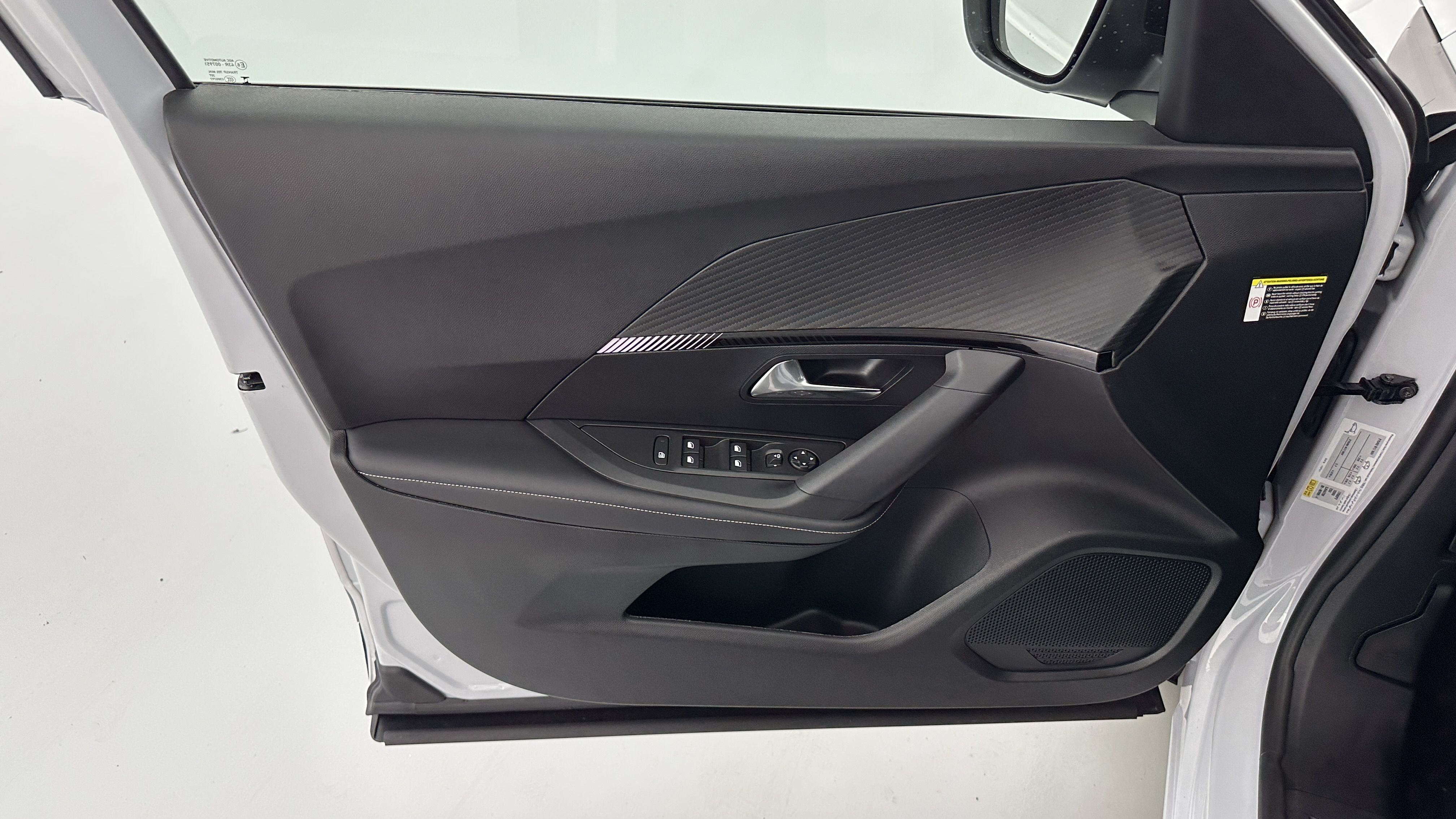 Peugeot 2008 - Image 13