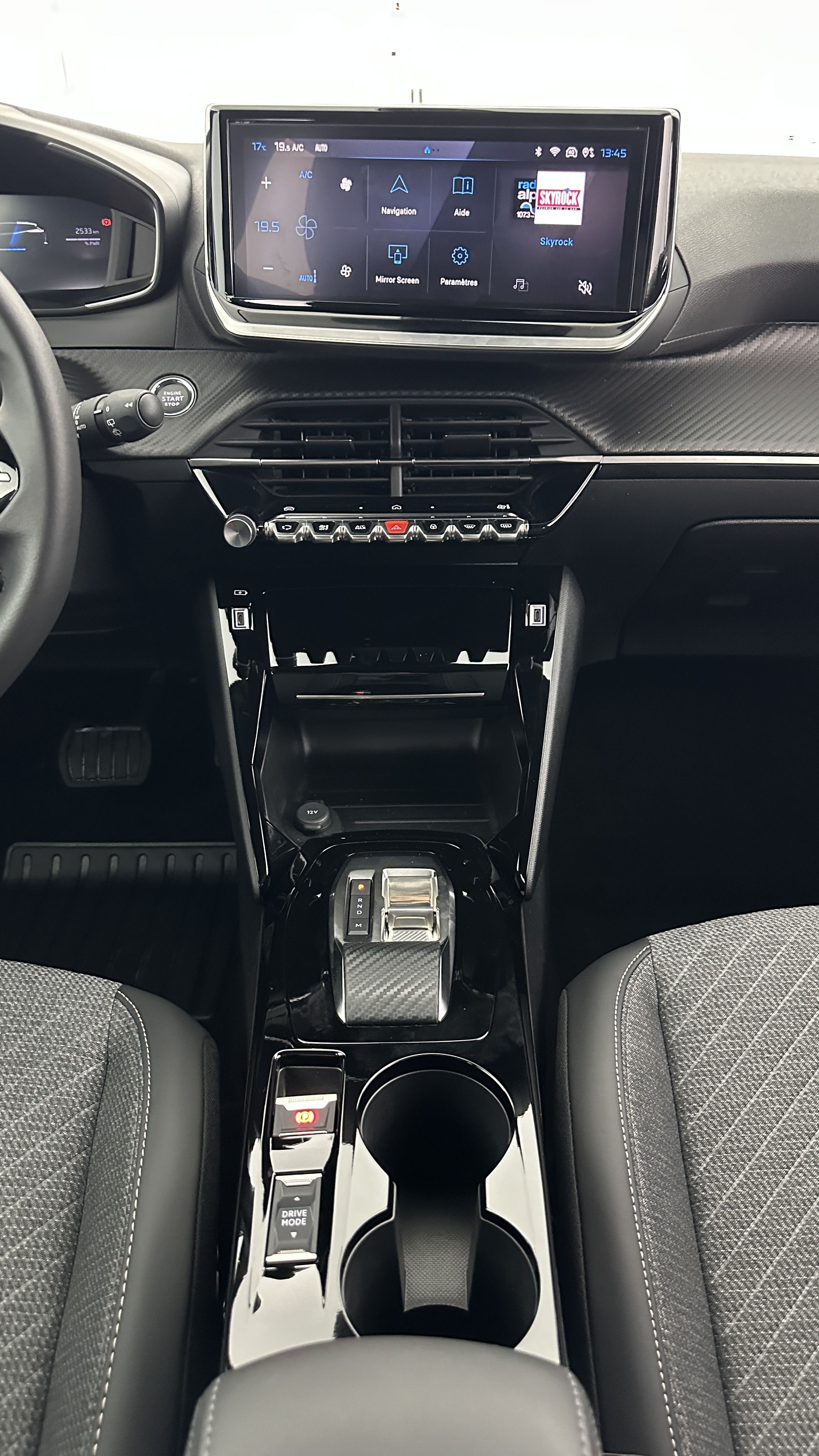 Peugeot 2008 - Image 16