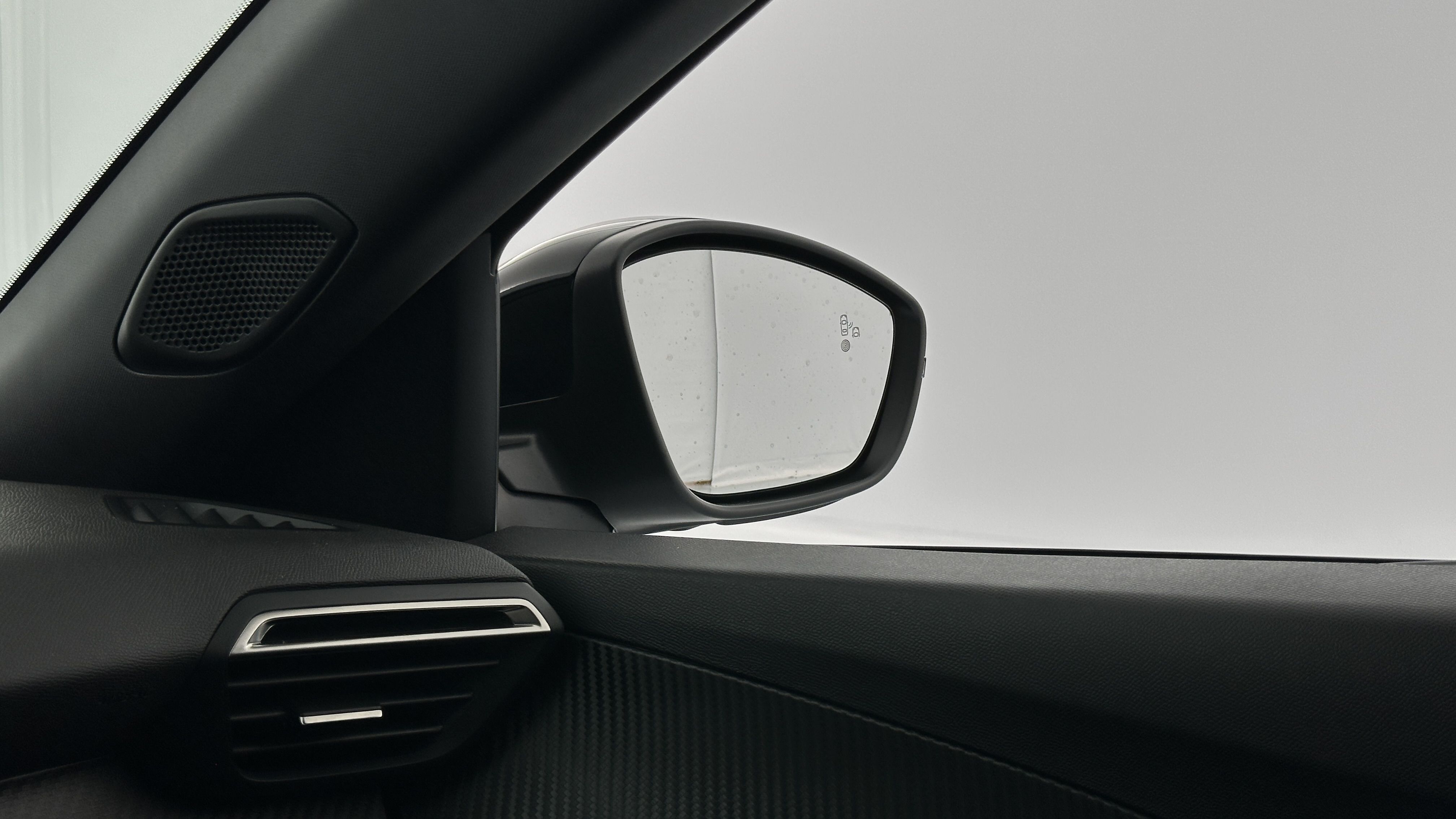 Peugeot 2008 - Image 26