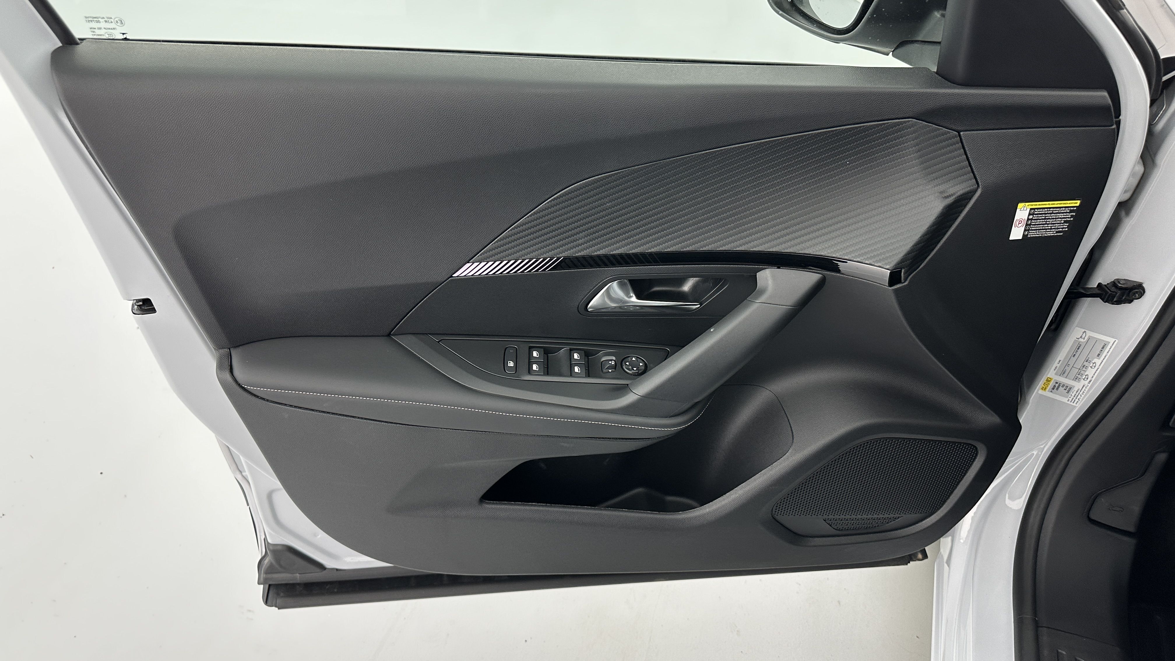 Peugeot 2008 - Image 13