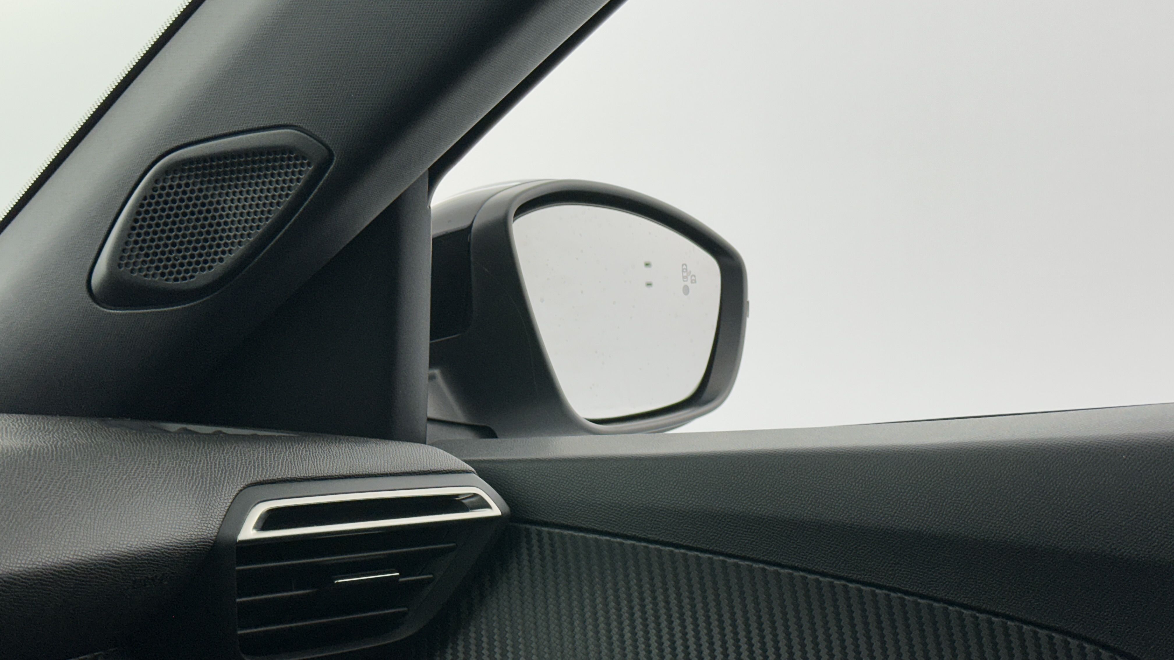 Peugeot 2008 - Image 25