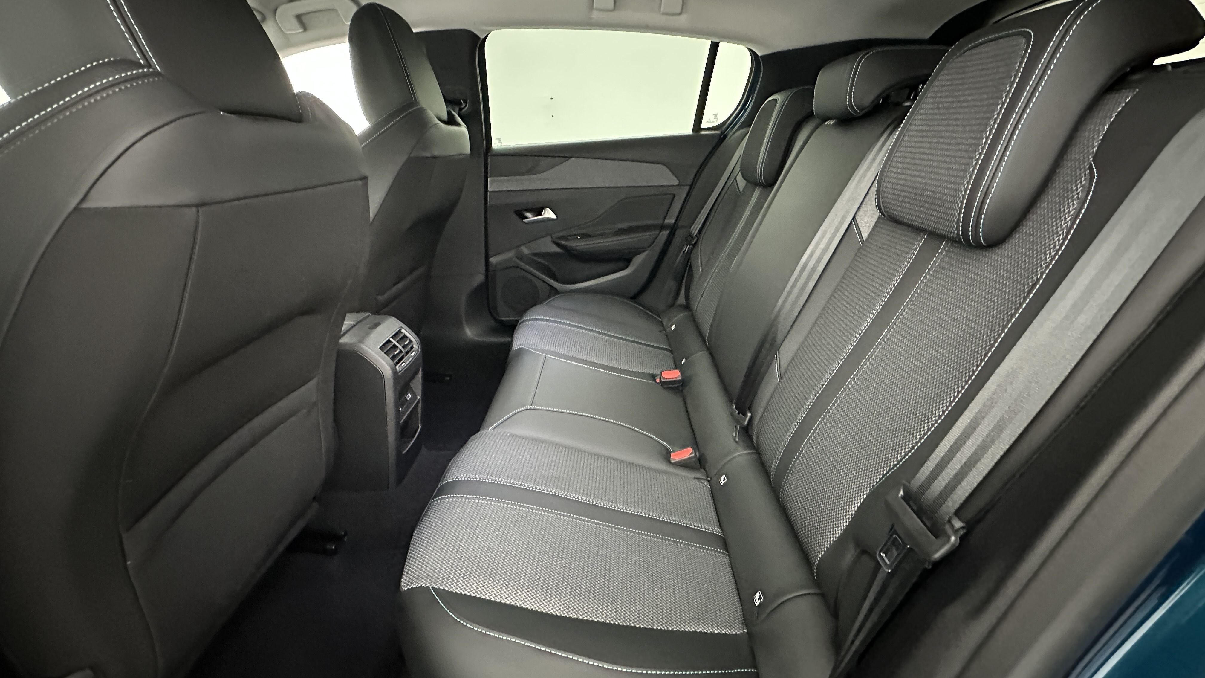 Peugeot 308 - Image 9