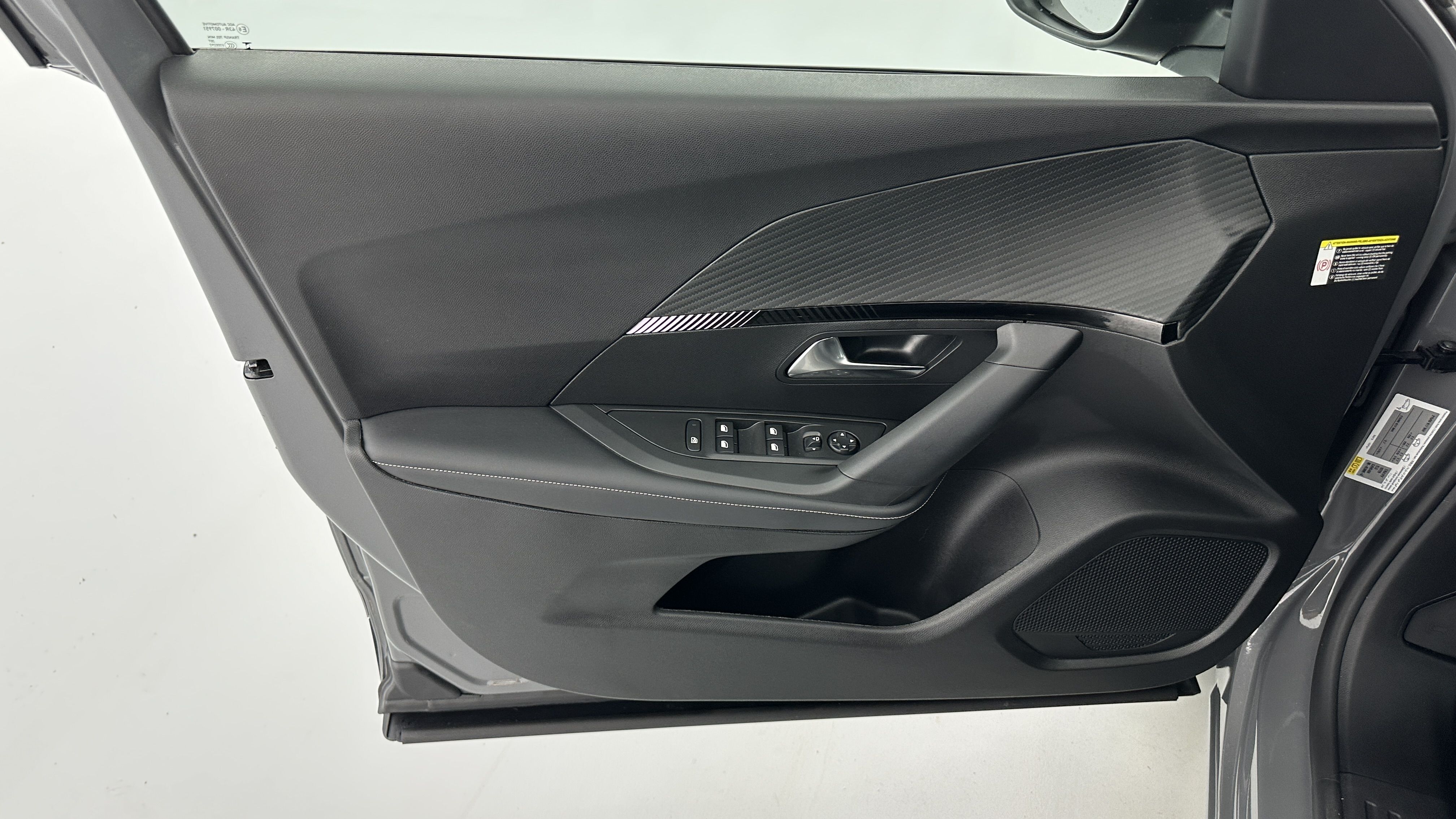 Peugeot 2008 - Image 13