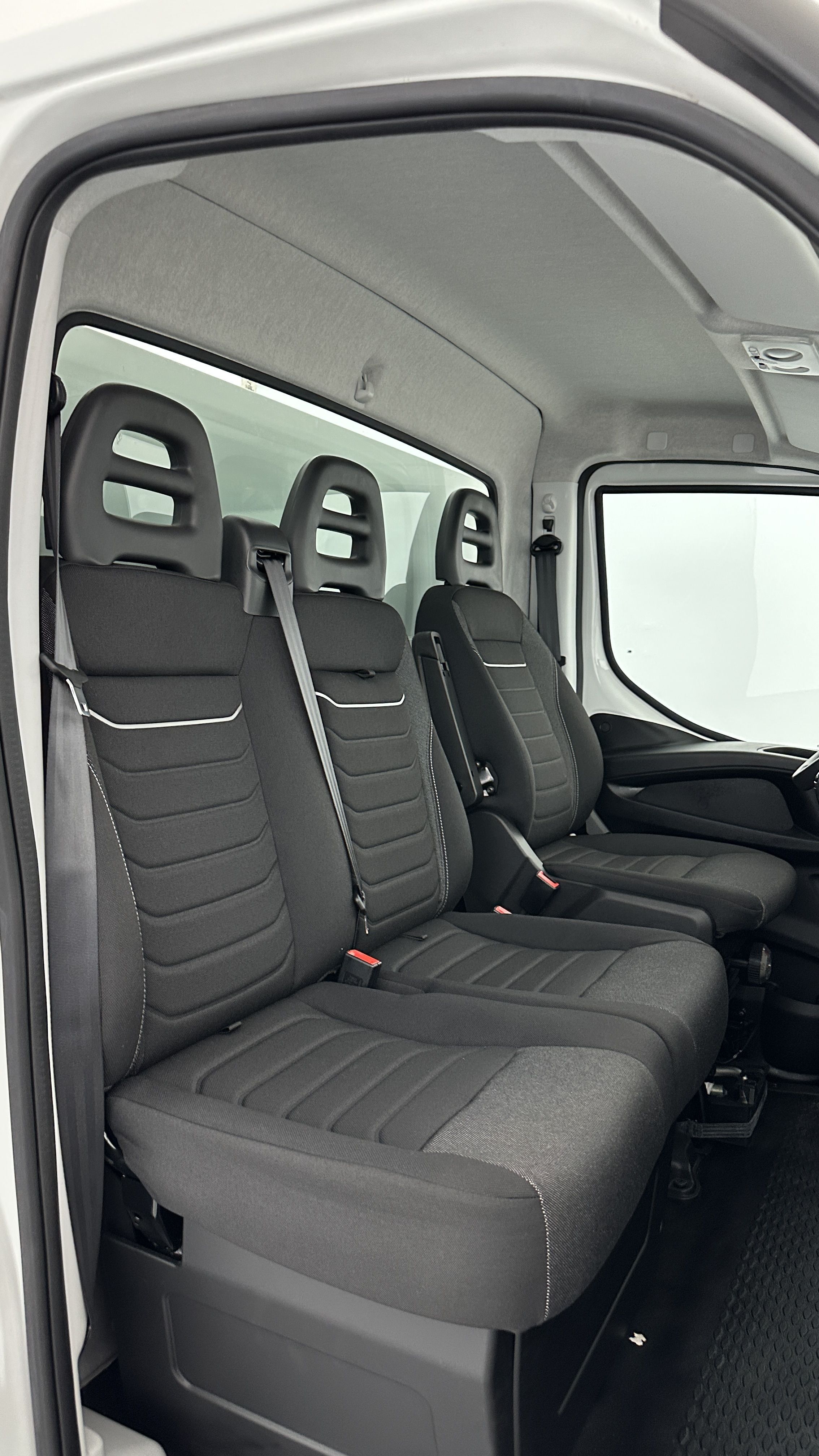 Iveco Daily - Image 12